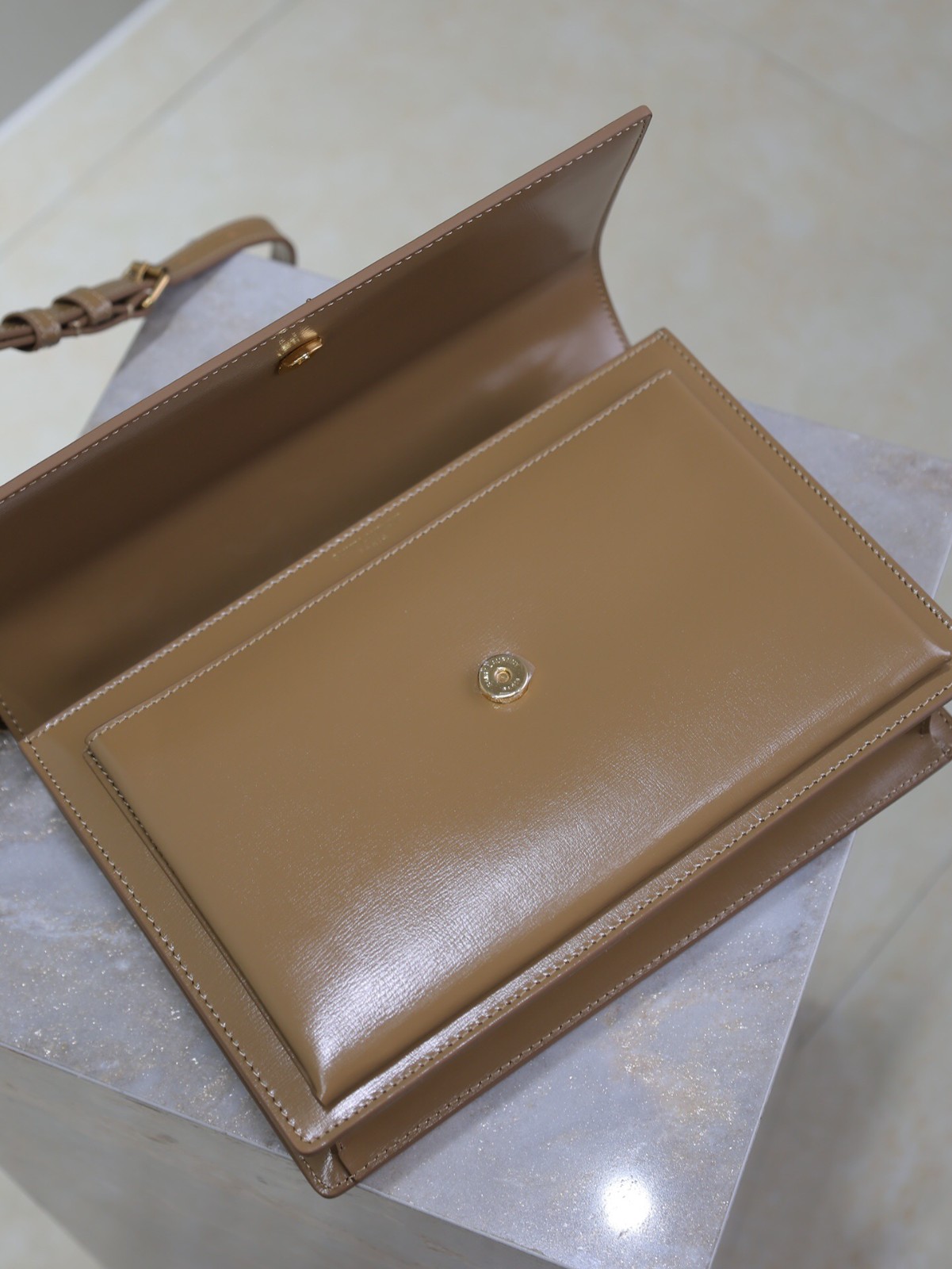 101 YSL 634723