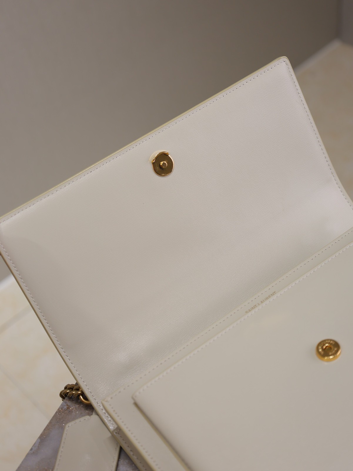 100 YSL  634723