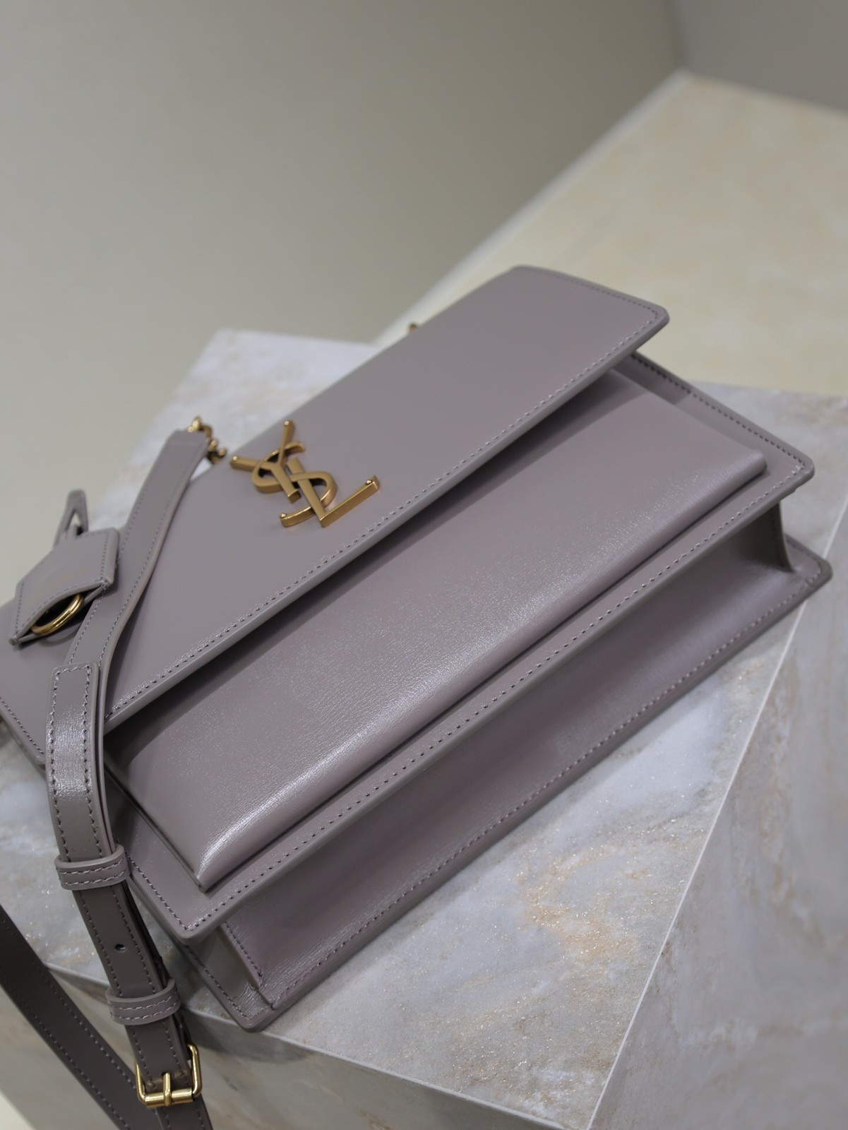 099 YSL 634723