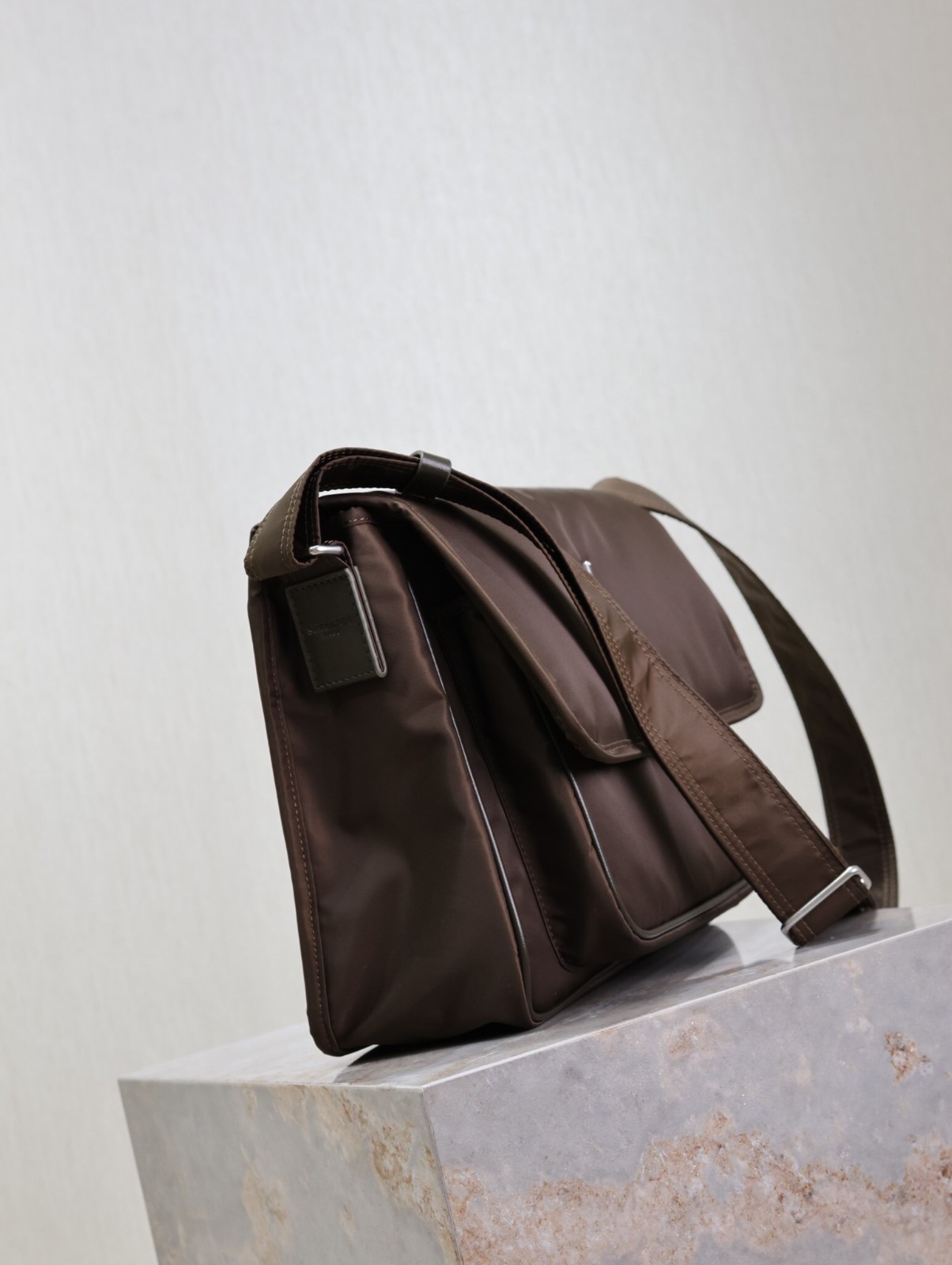 093 YSL 498830