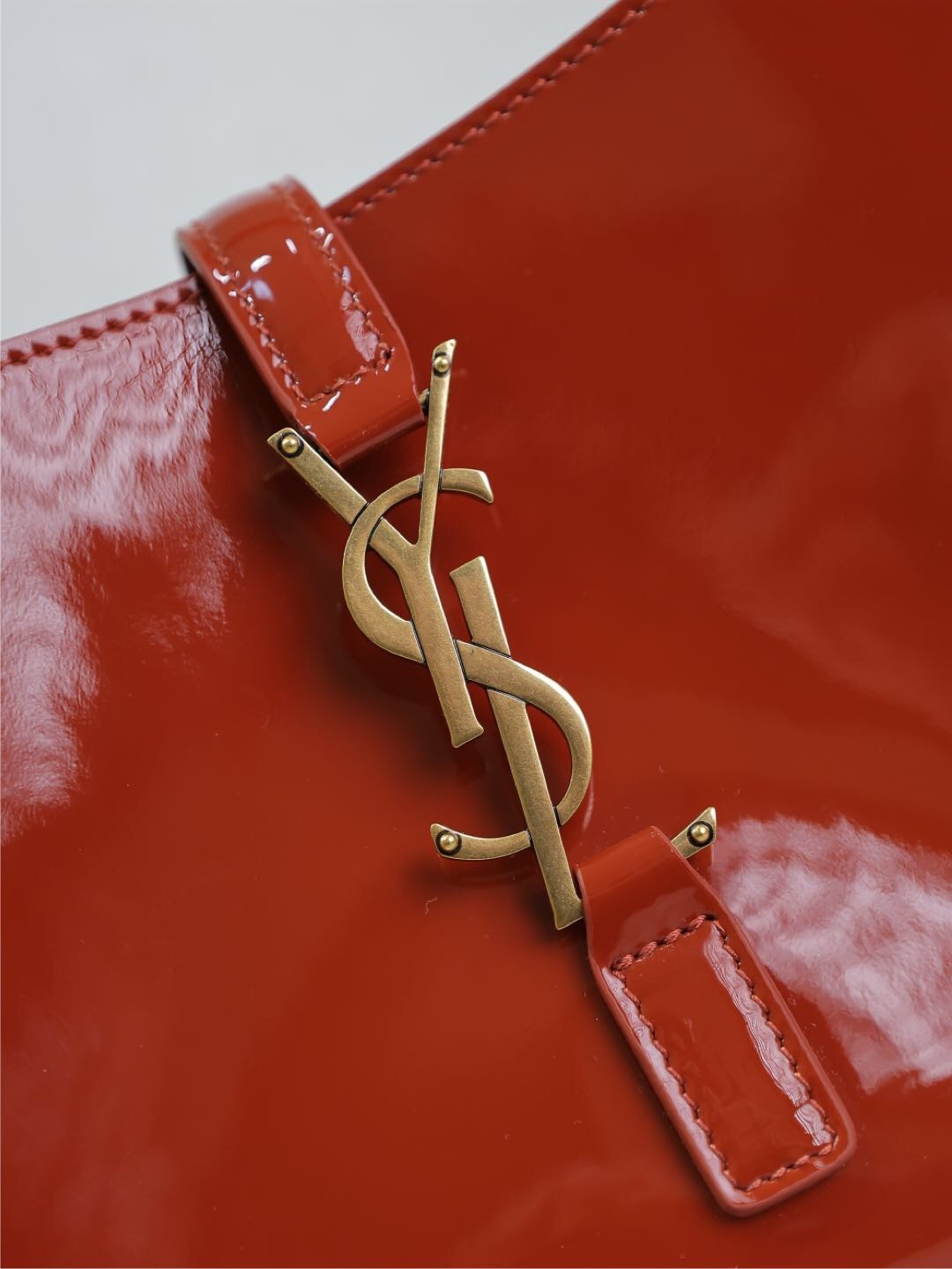 092 YSL 657228