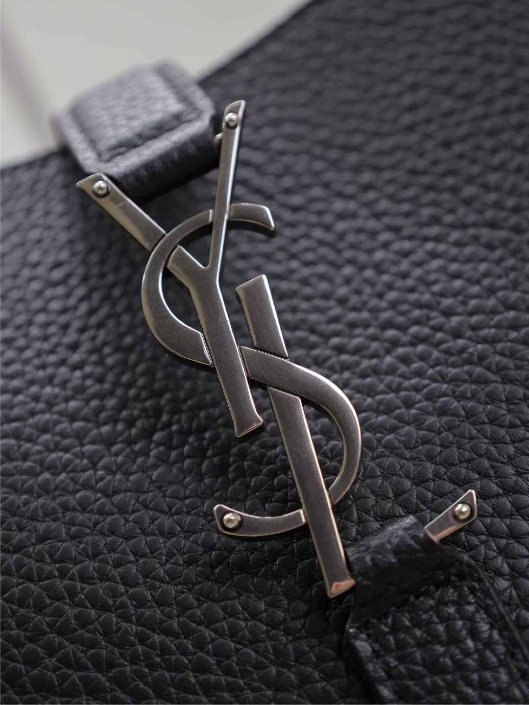 091 YSL 763435