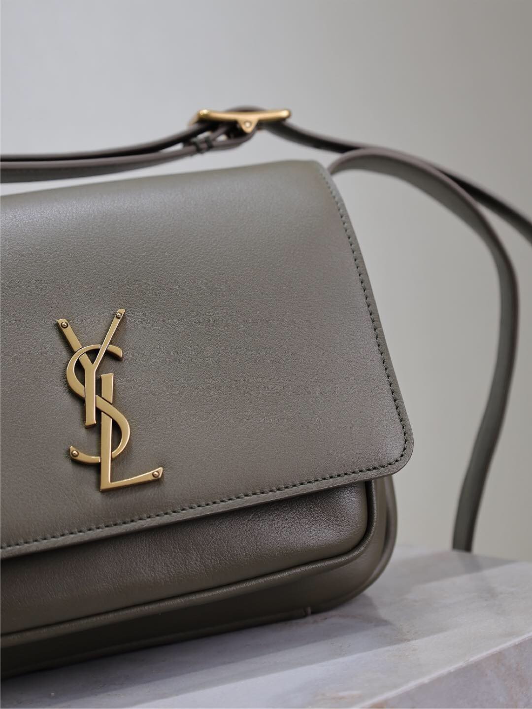 090 YSL 633151-1