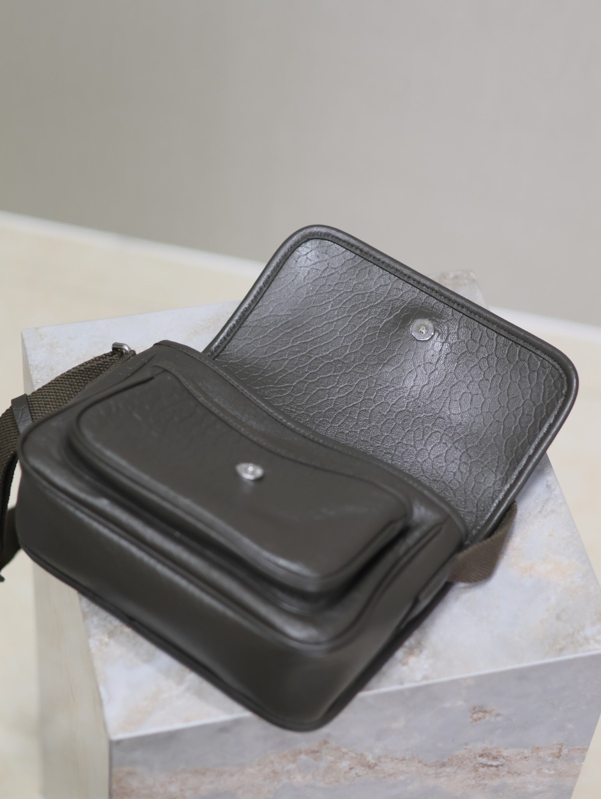 086 YSL 633151-1