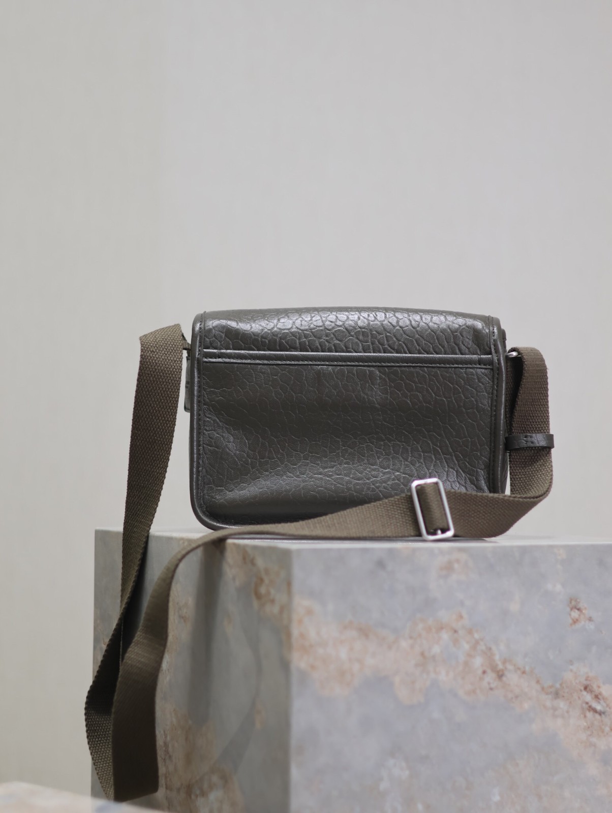 086 YSL 633151-1