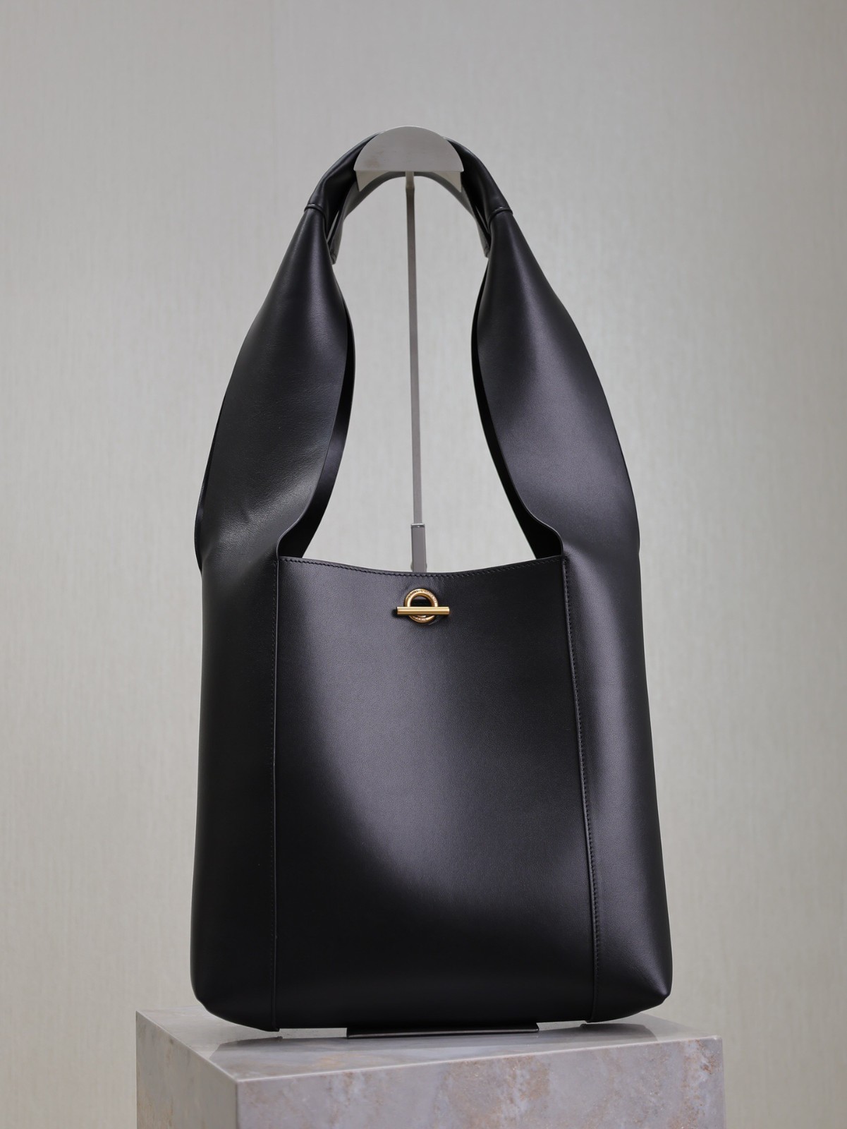 084 YSL 773686