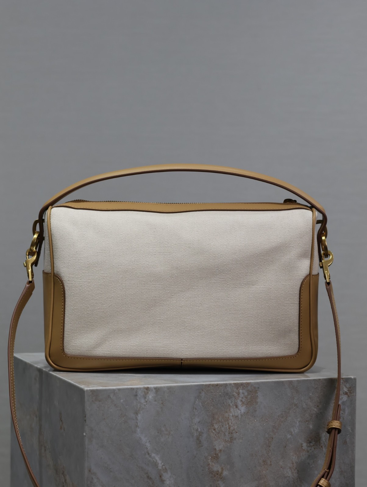 083 YSL 753826