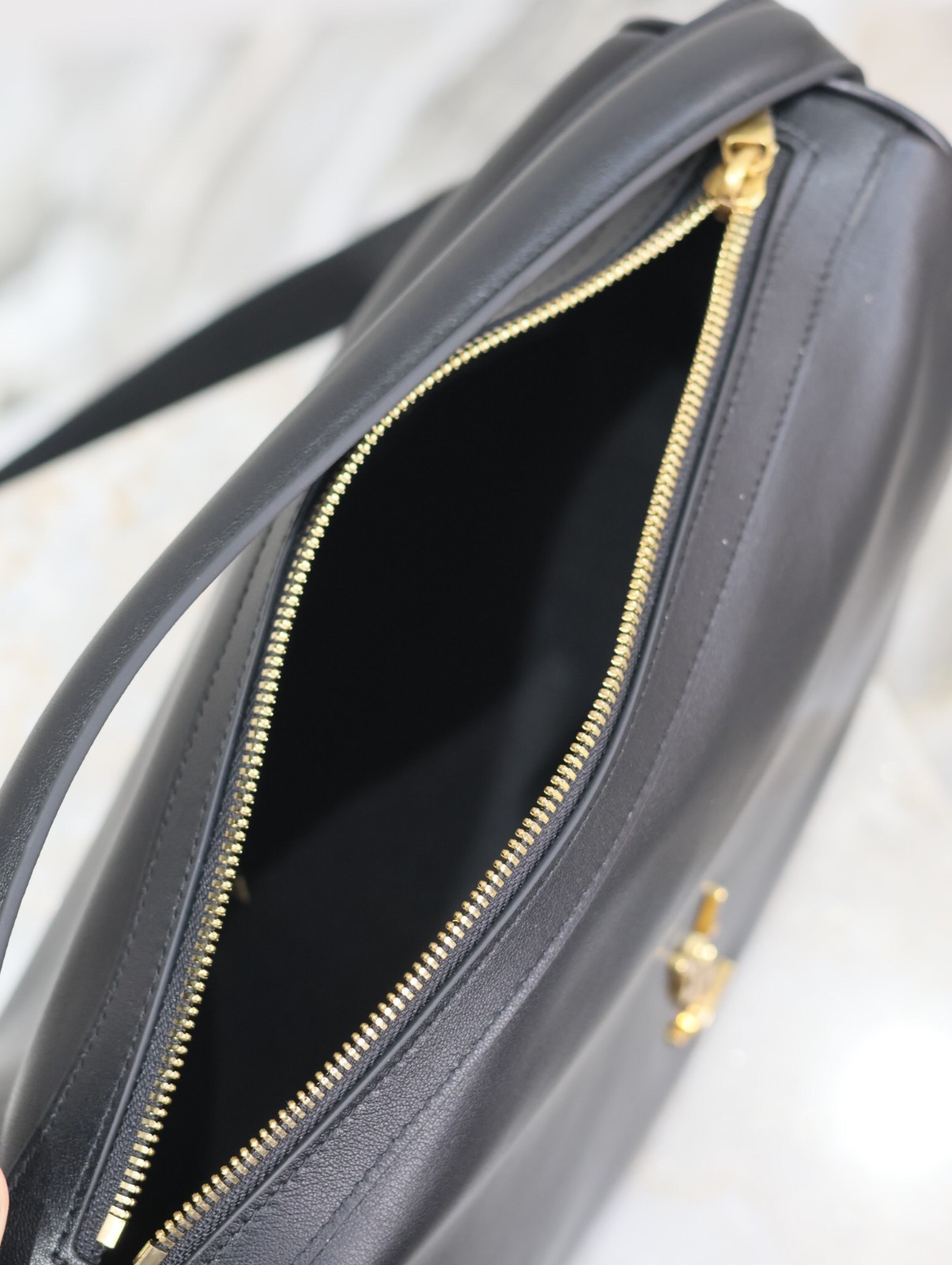 082 YSL 753826