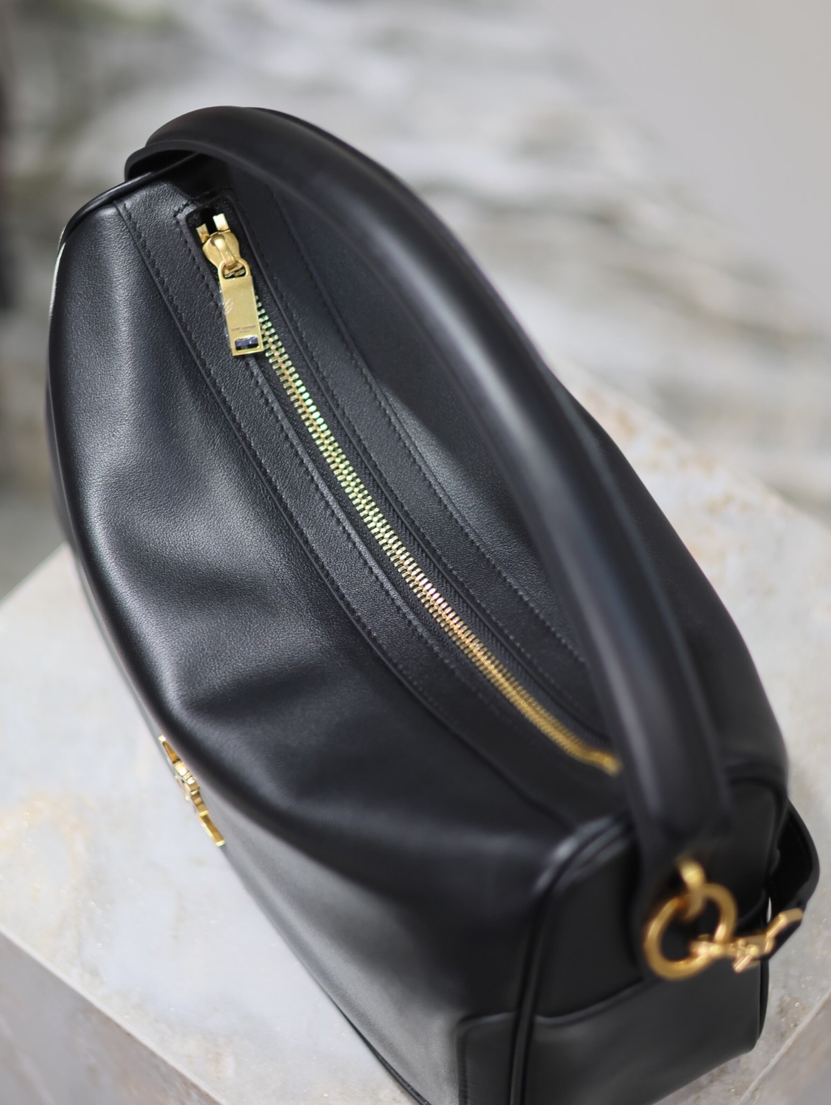 082 YSL 753826