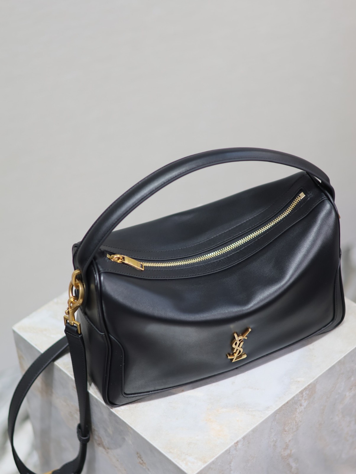 082 YSL 753826