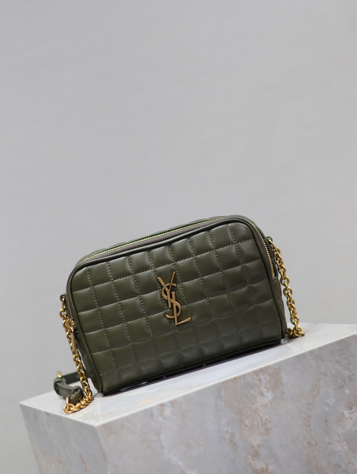 078 YSL 764809
