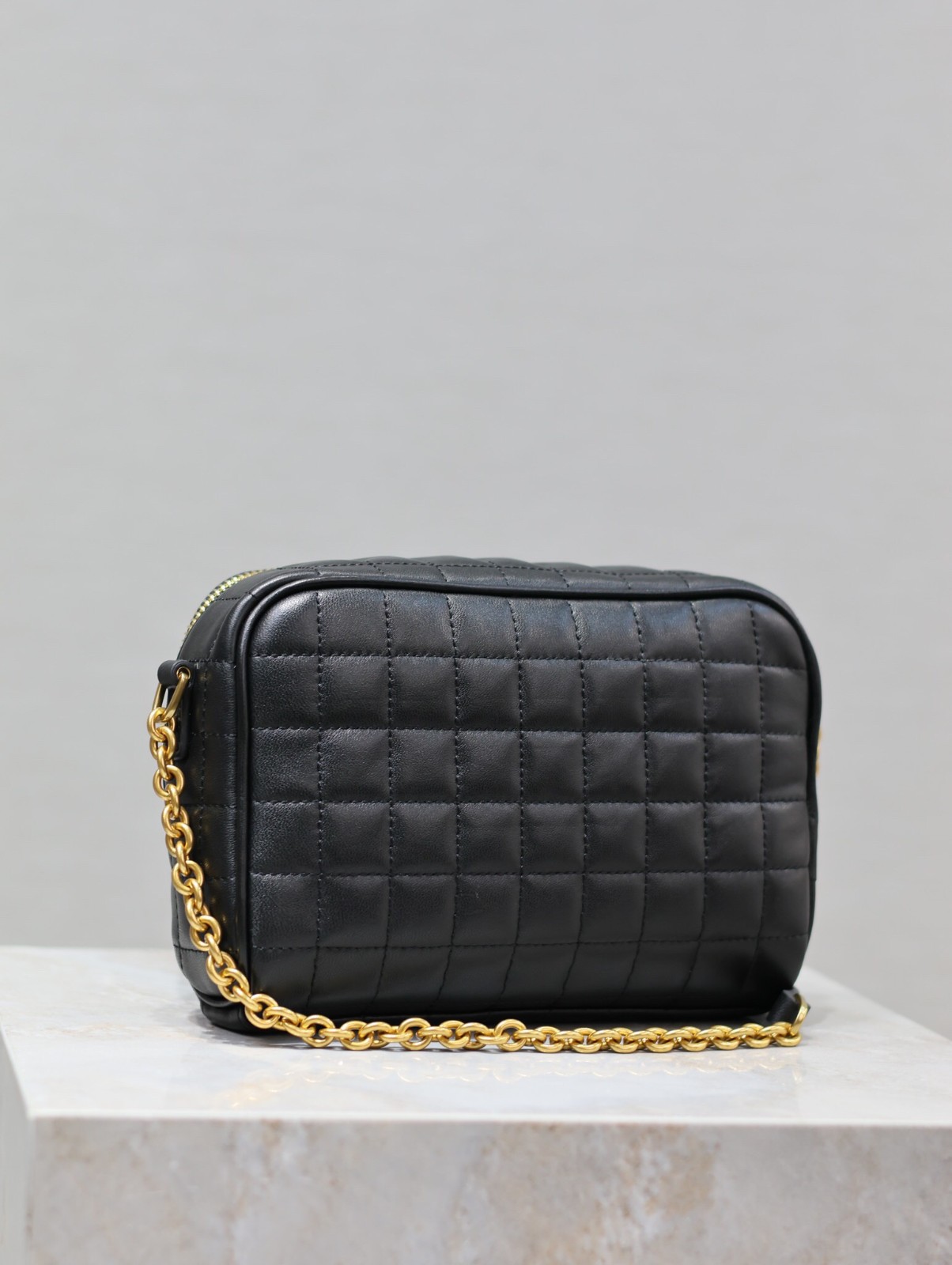 077 YSL 764809