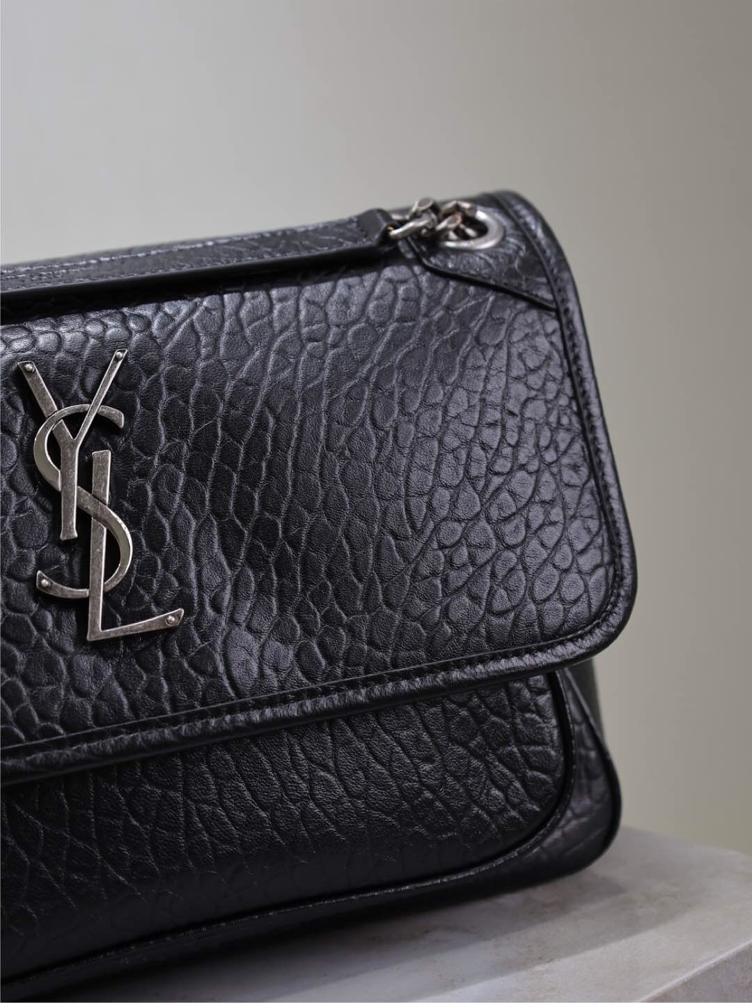 074 YSL 633158