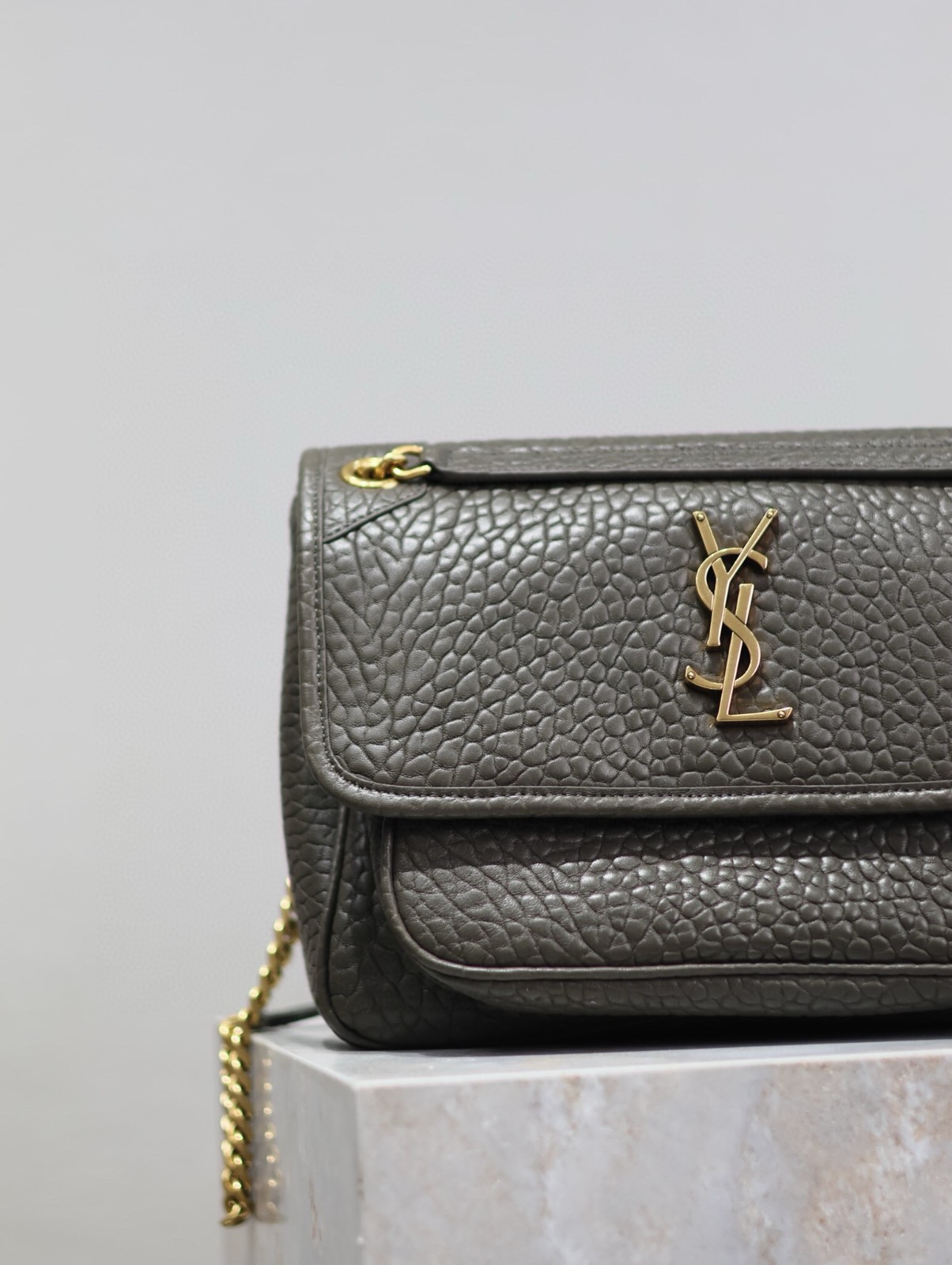 072 YSL 633158
