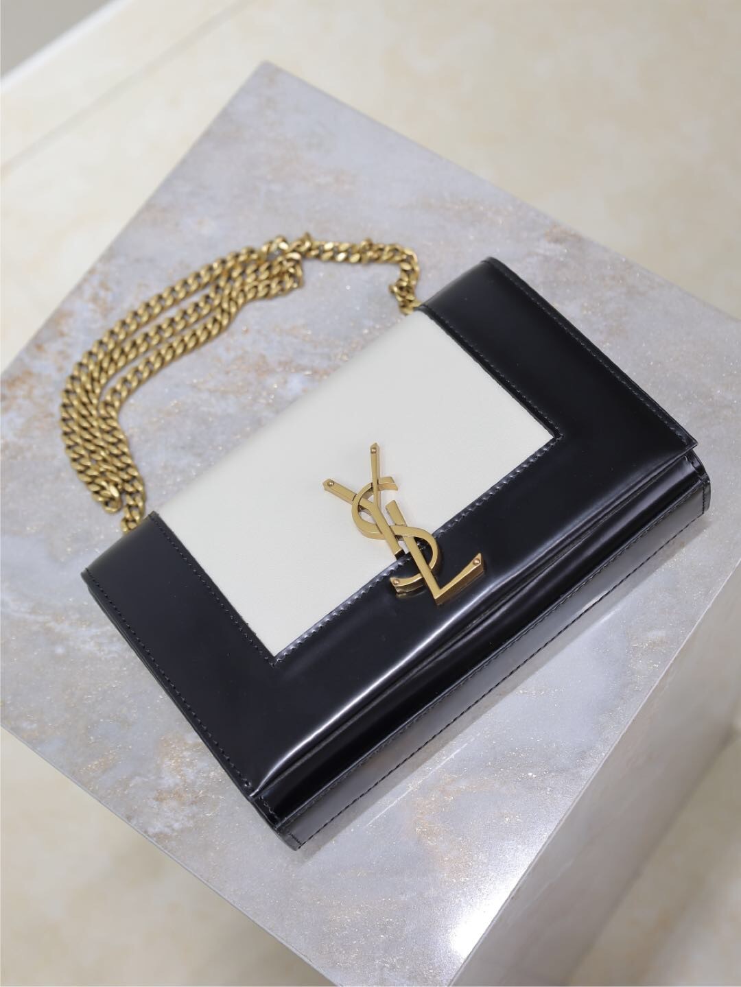 068 YSL 469390