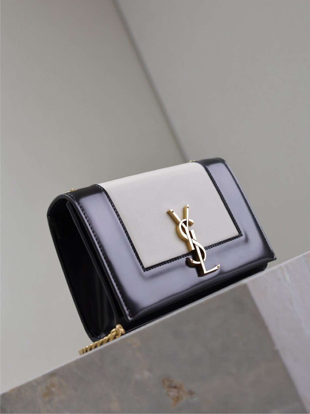 068 YSL 469390