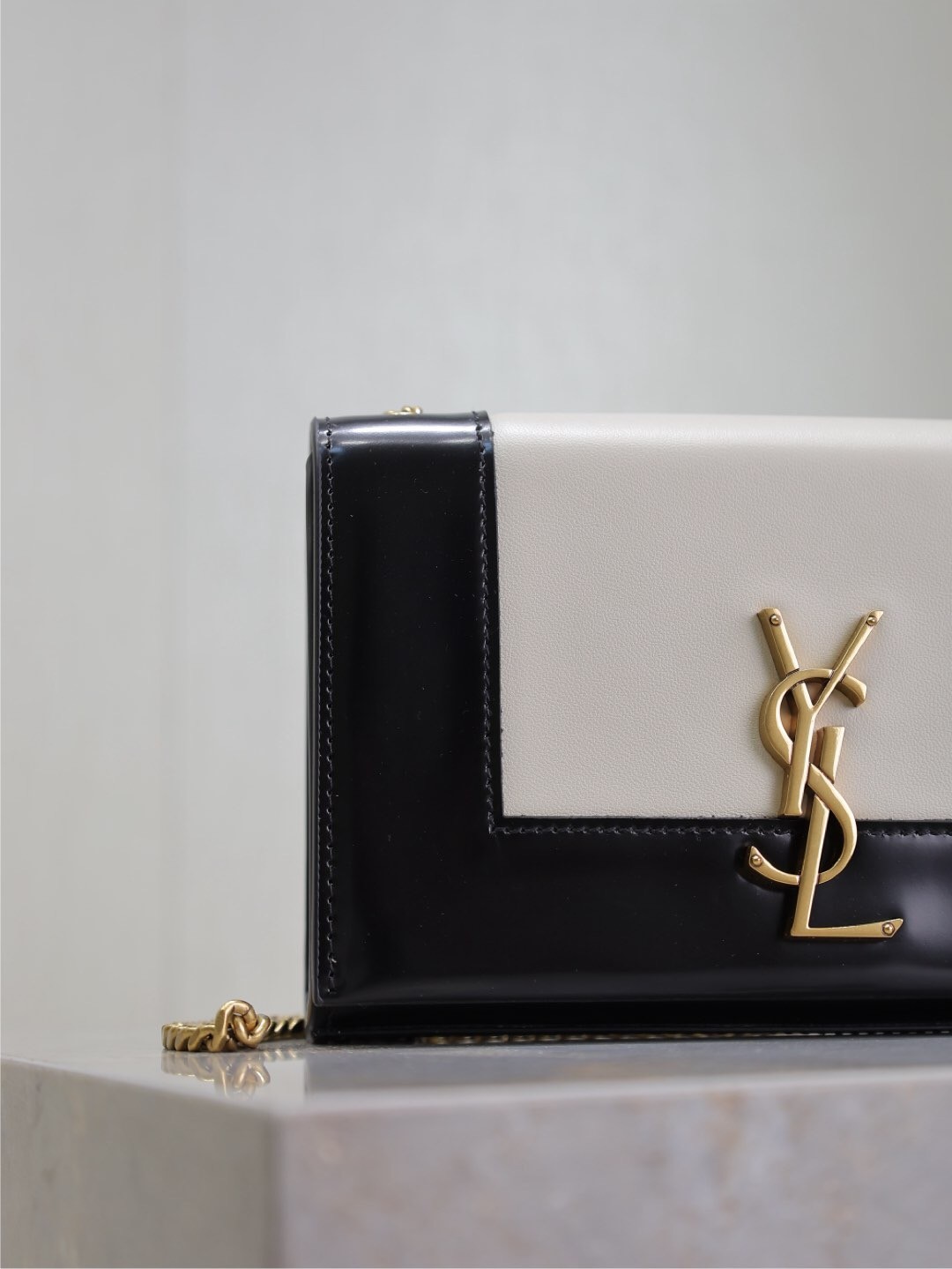 068 YSL 469390
