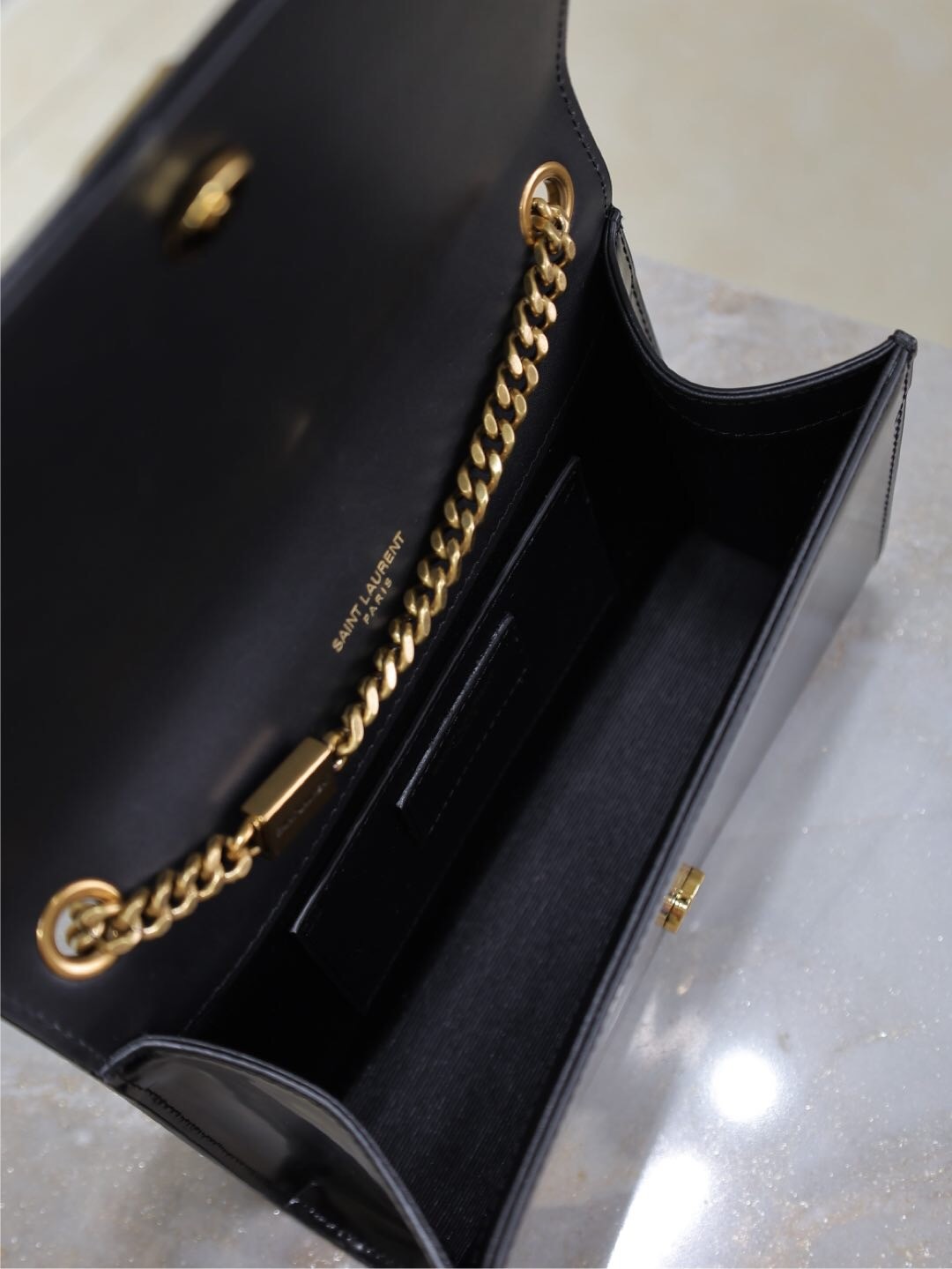 068 YSL 469390