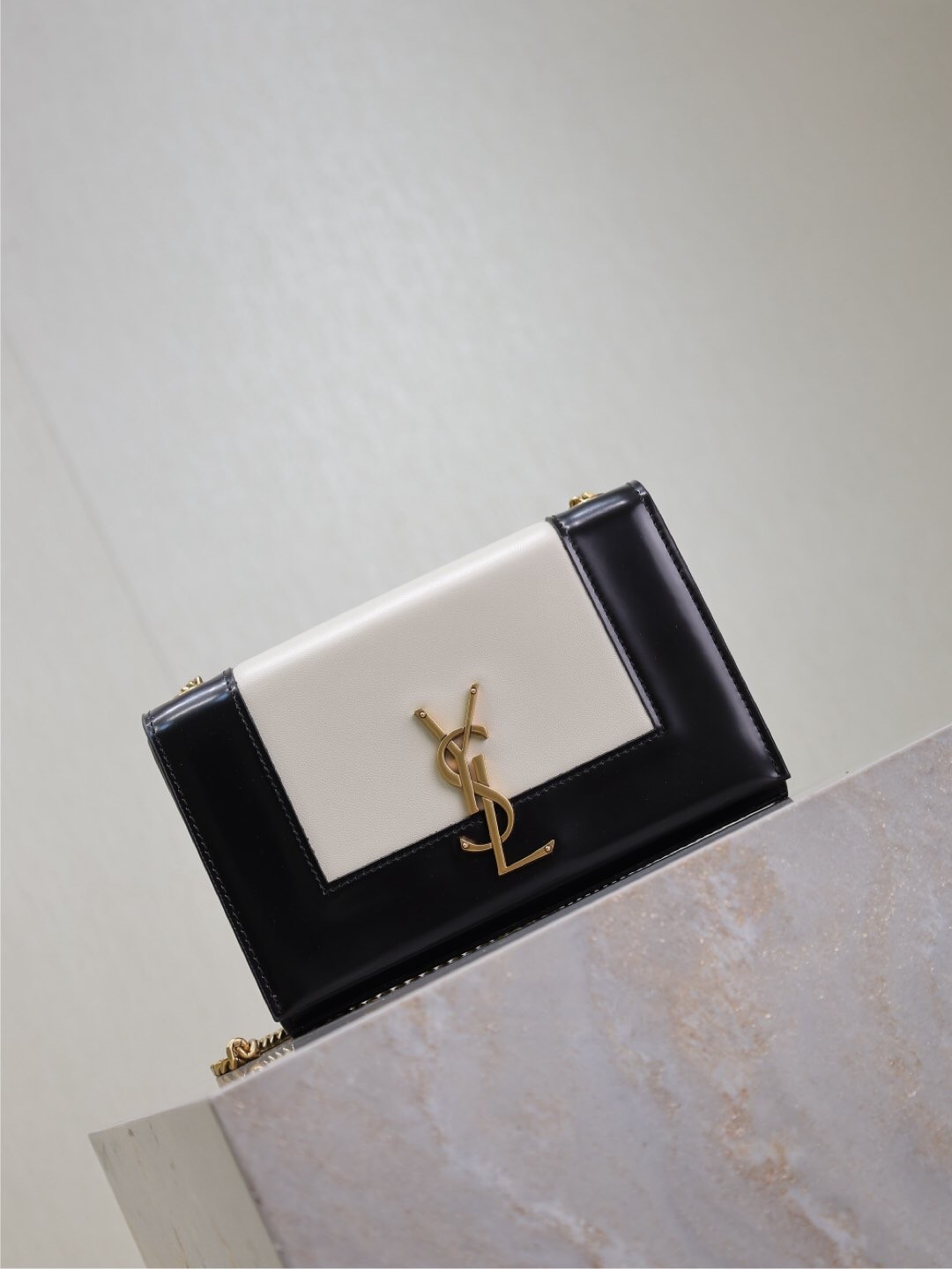 068 YSL 469390