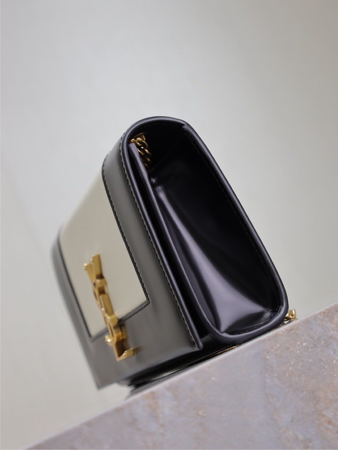 068 YSL 469390