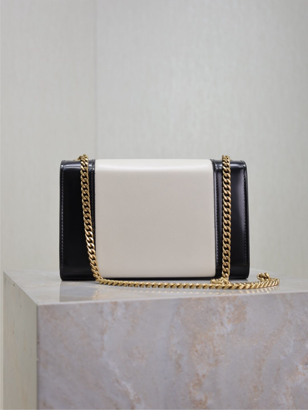 068 YSL 469390