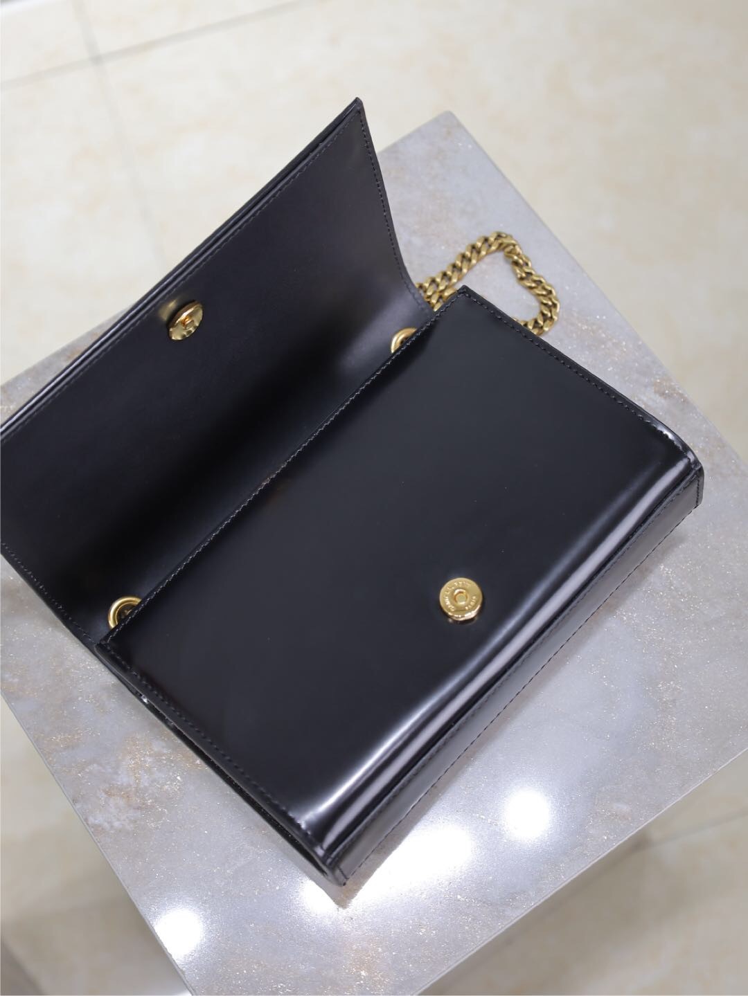 067 YSL 469390