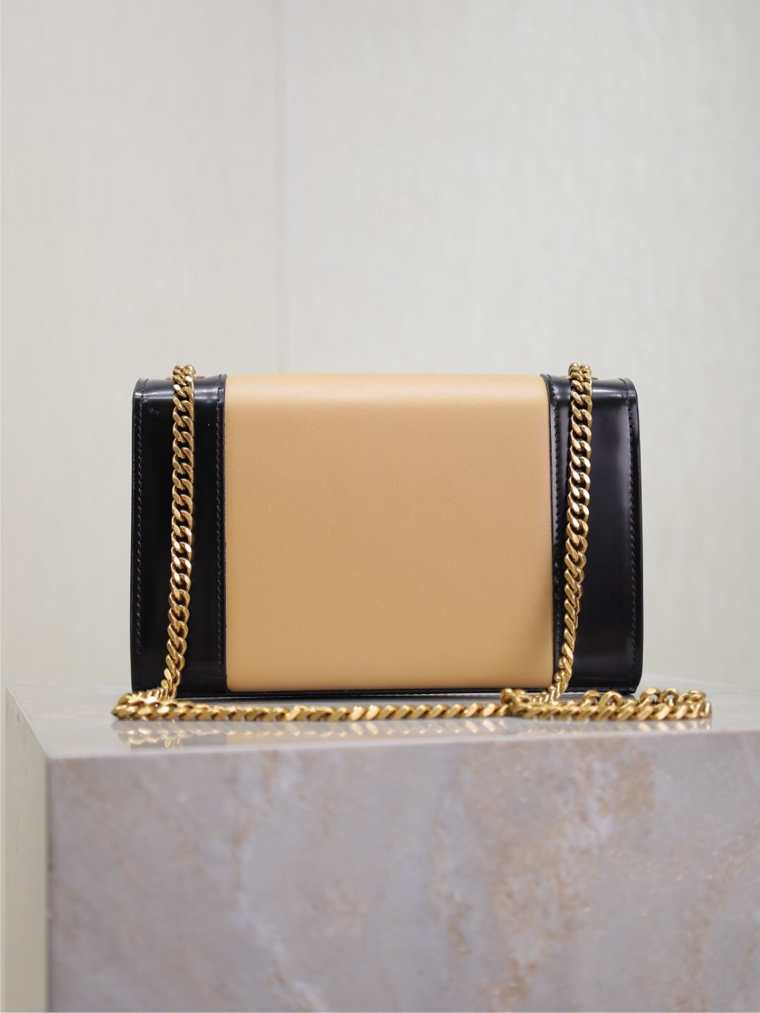 067 YSL 469390