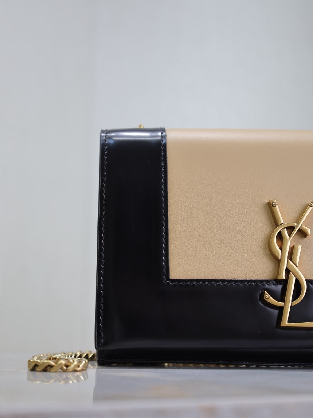 067 YSL 469390