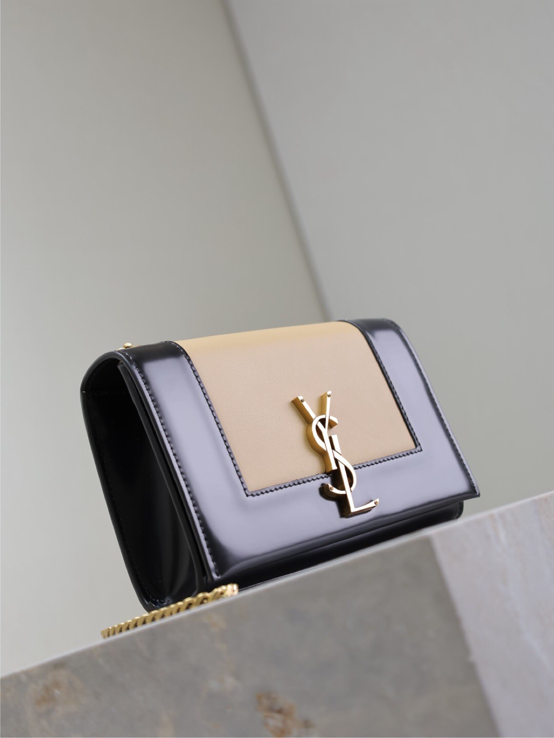 067 YSL 469390