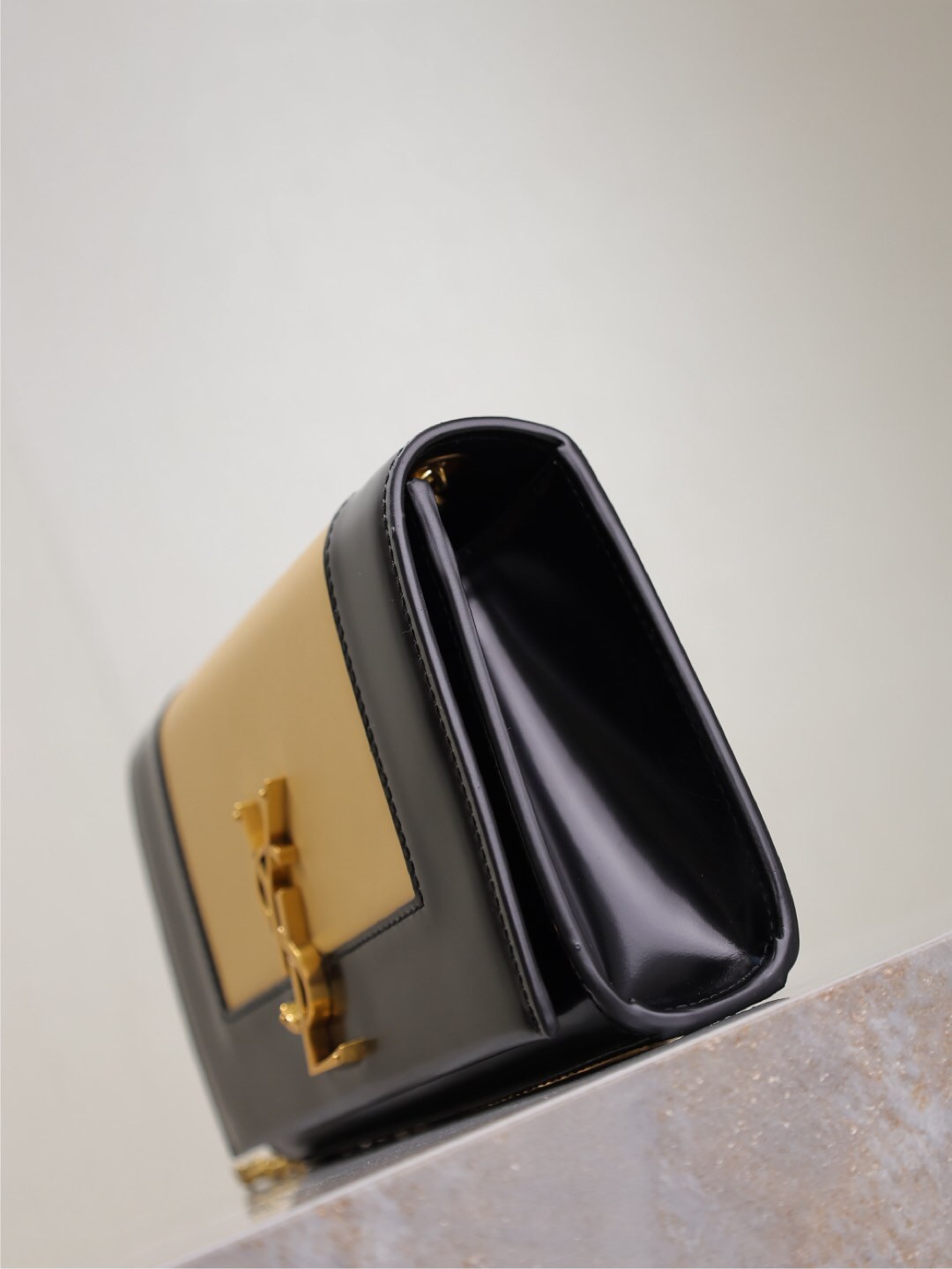 067 YSL 469390