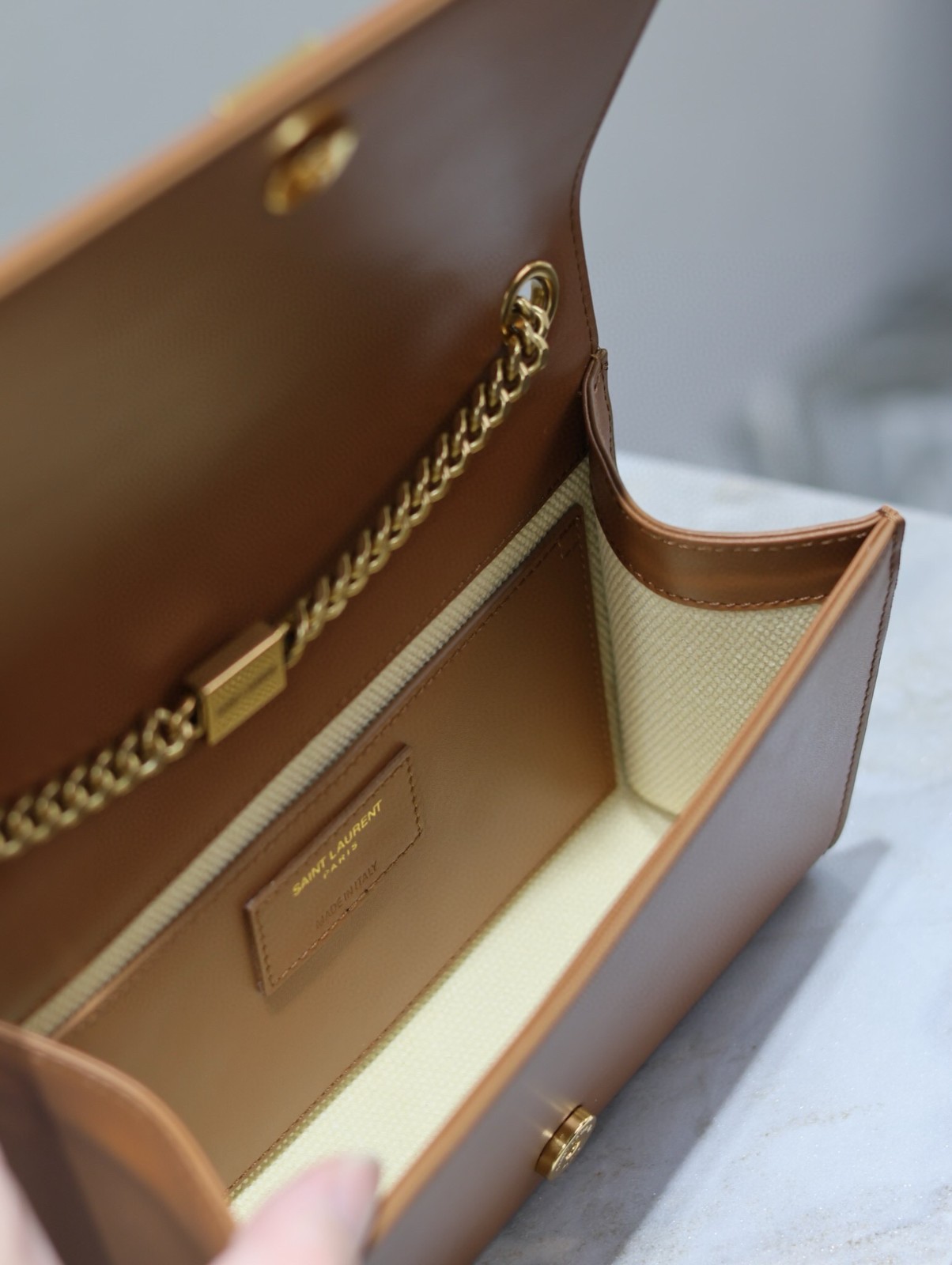 066 YSL 469390