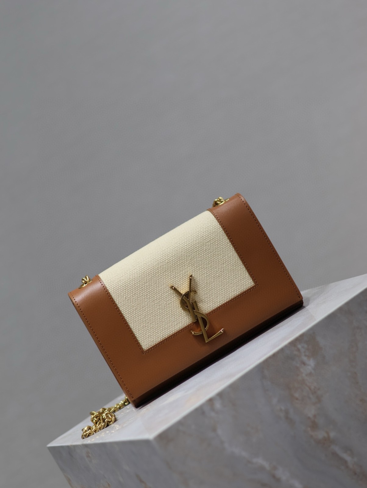 066 YSL 469390