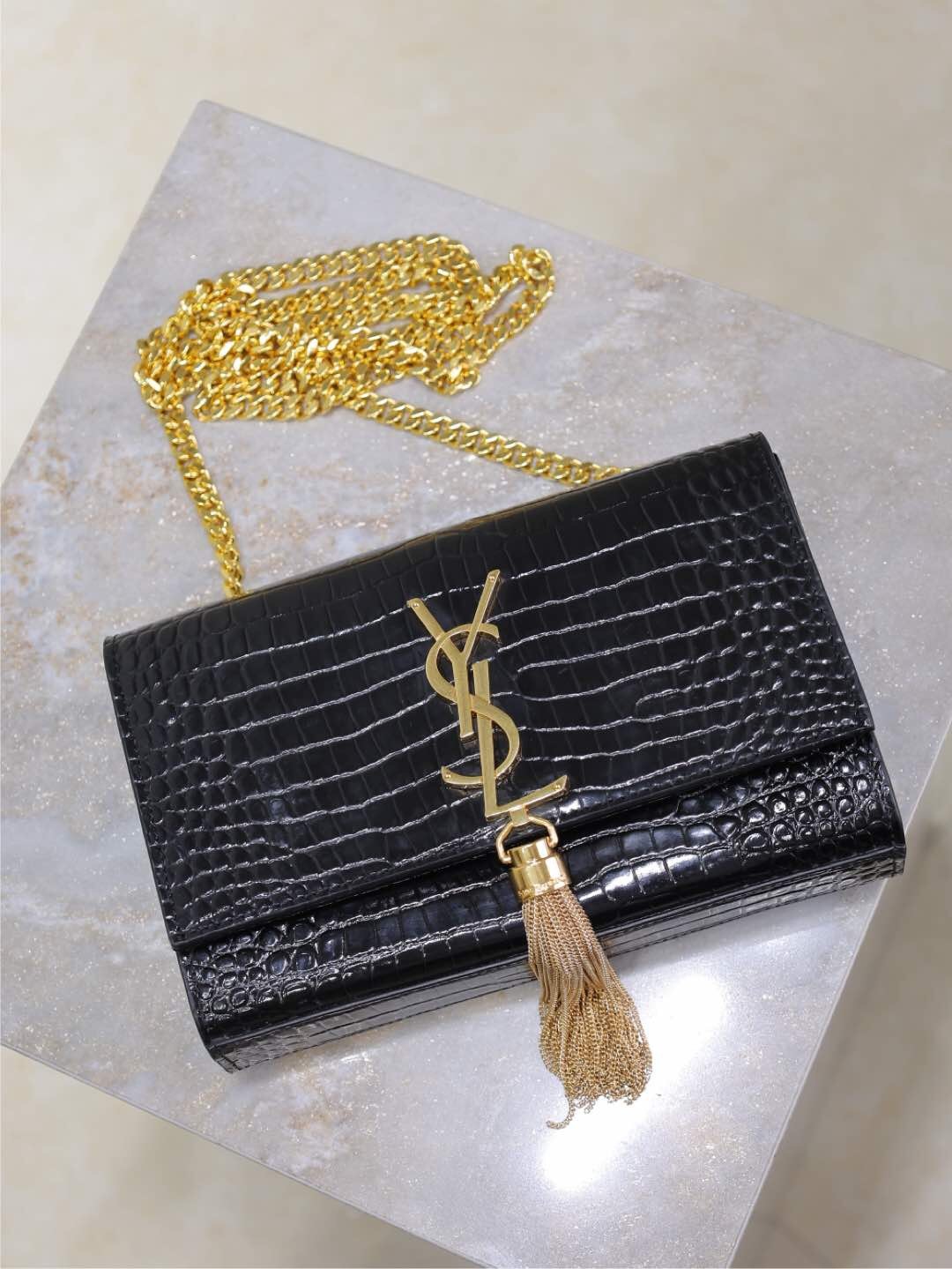 065 YSL 469390