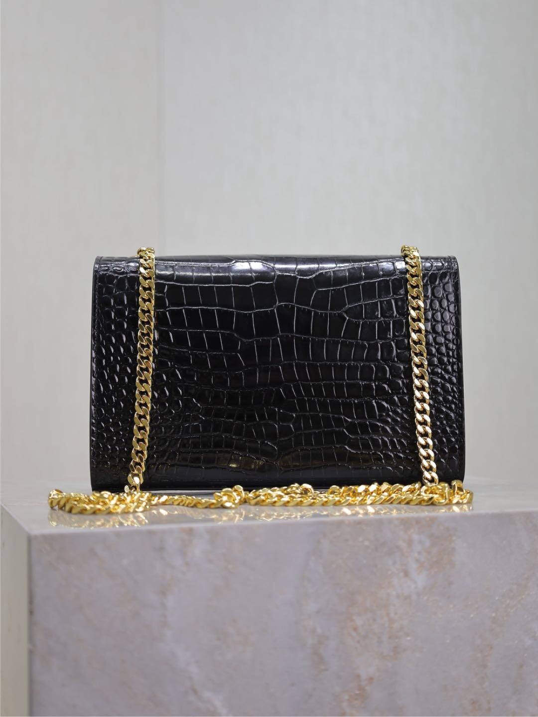 065 YSL 469390