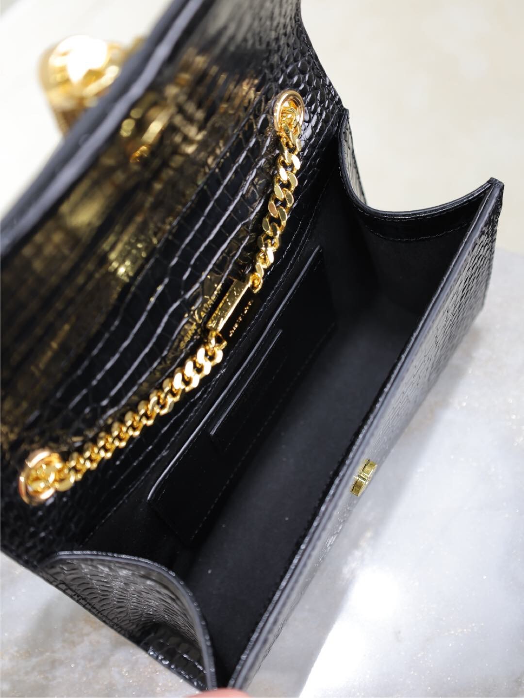 065 YSL 469390