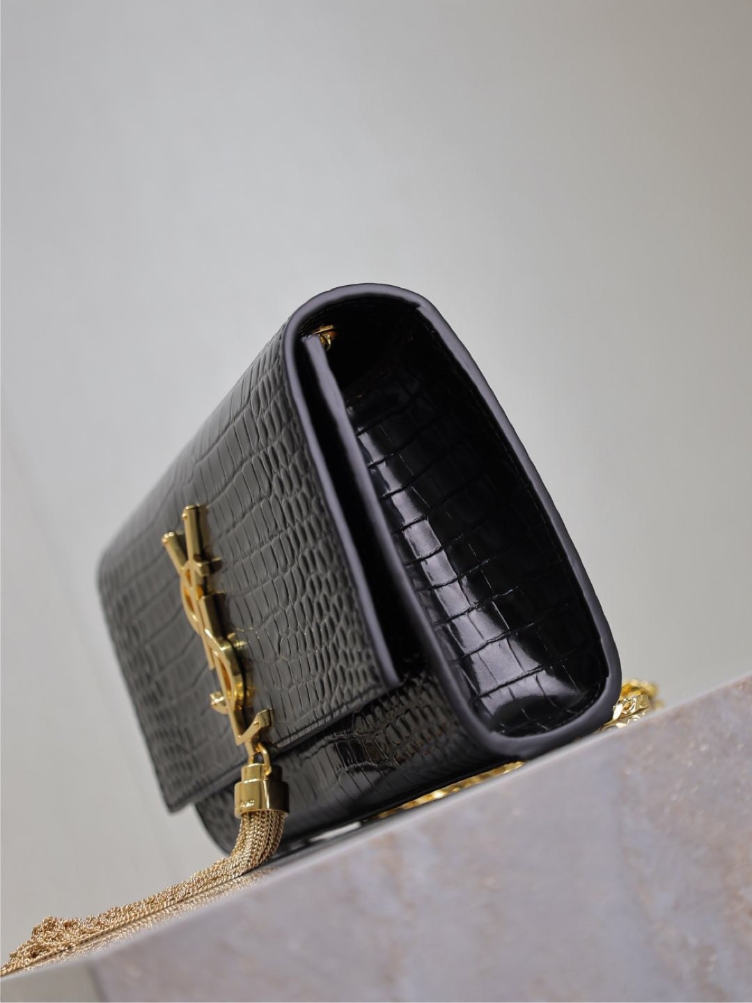 065 YSL 469390
