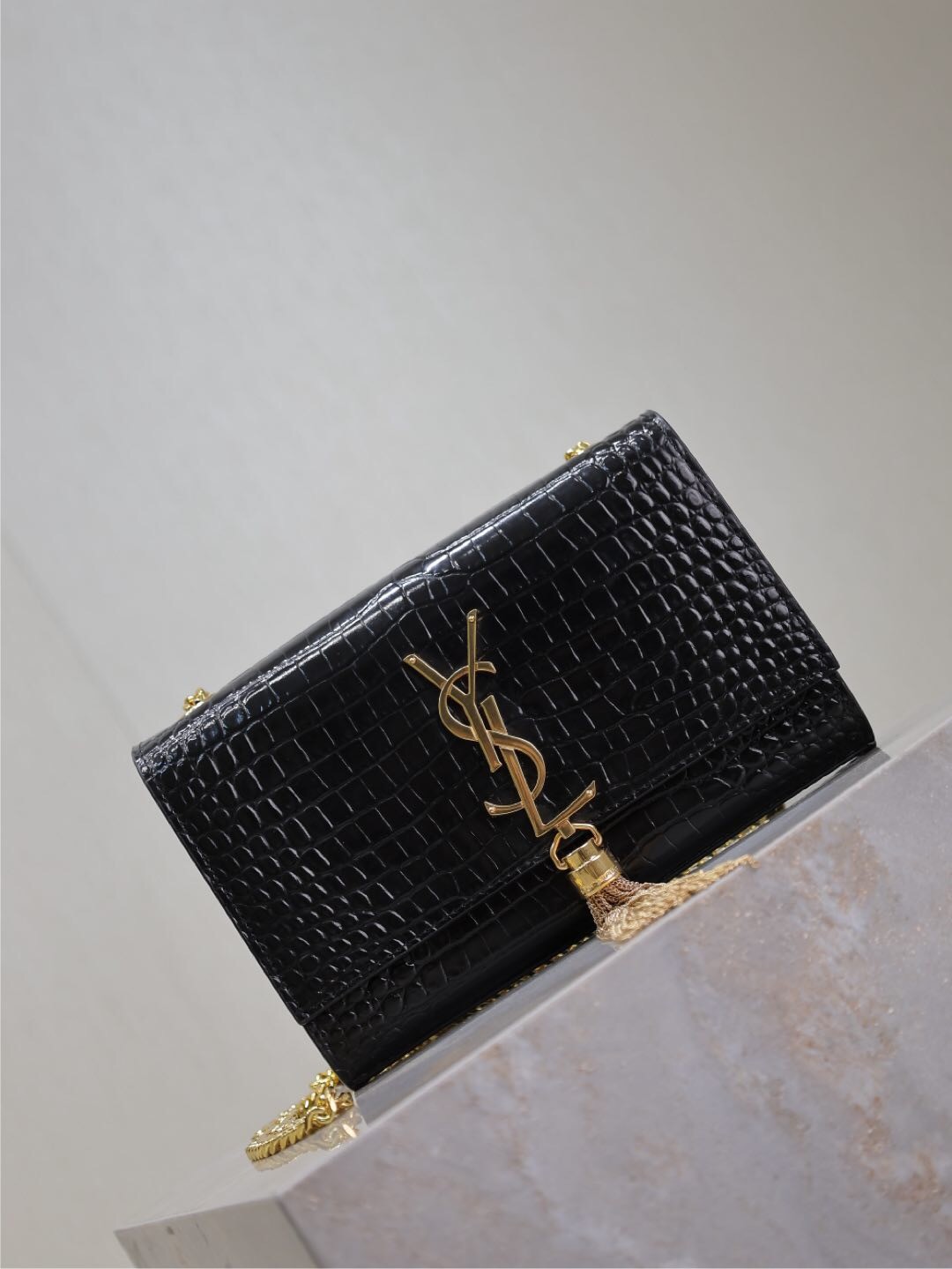 065 YSL 469390