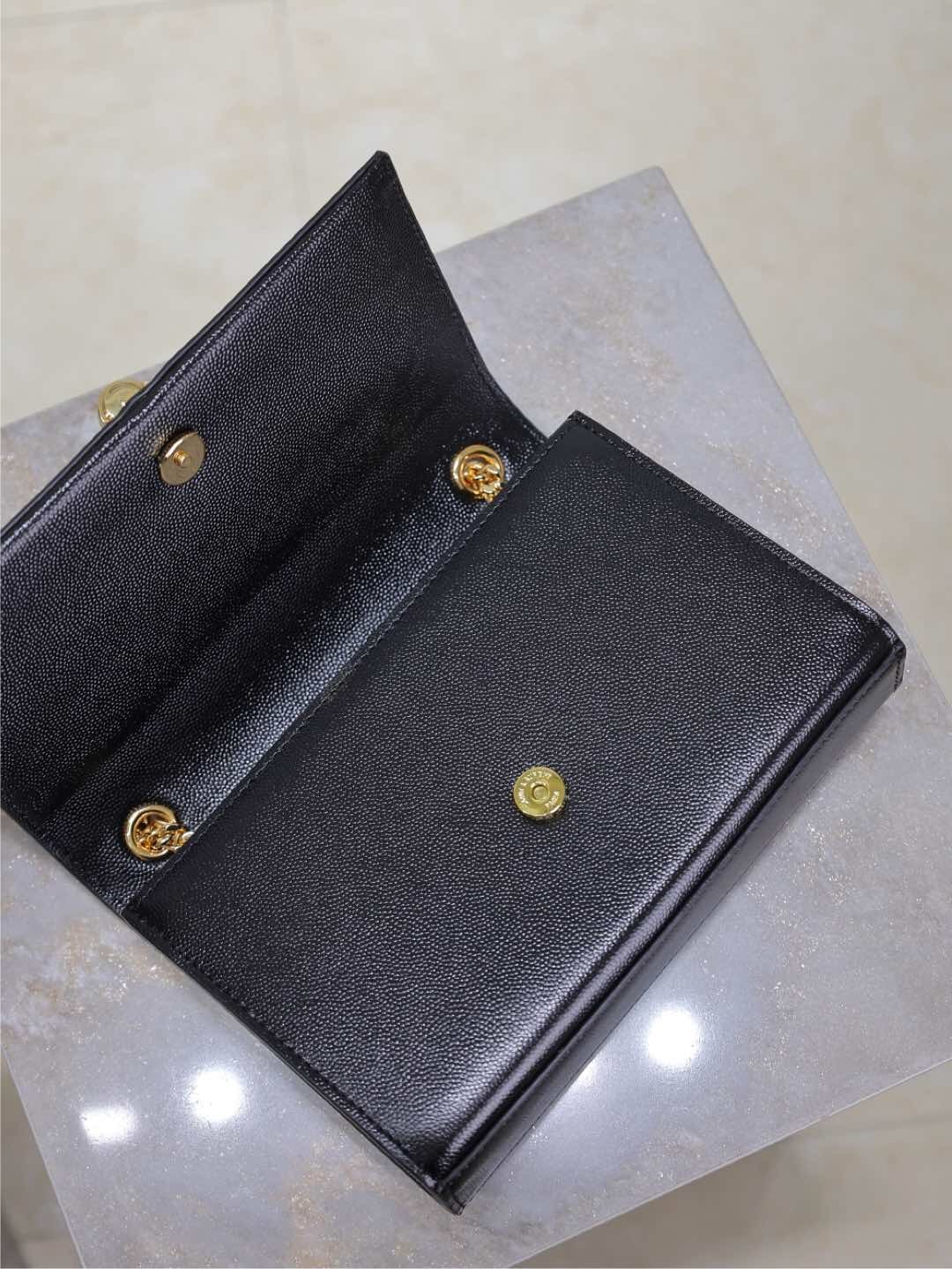 064 YSL 469390