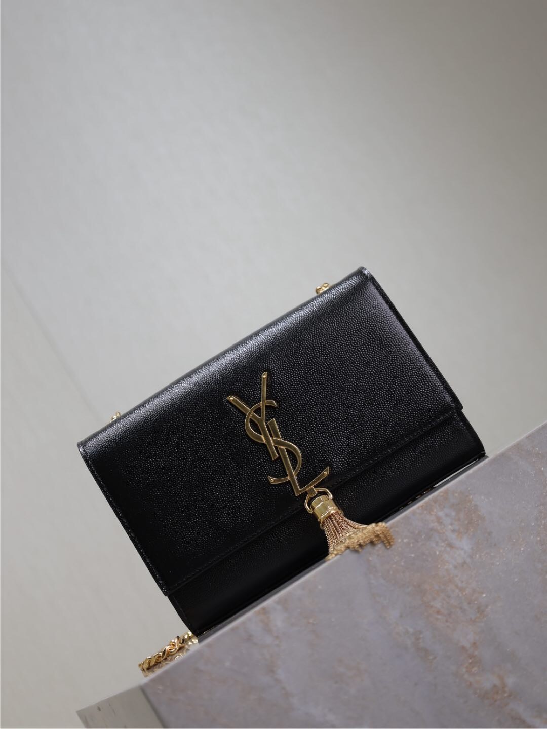 064 YSL 469390