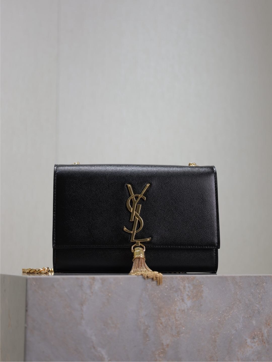 064 YSL 469390