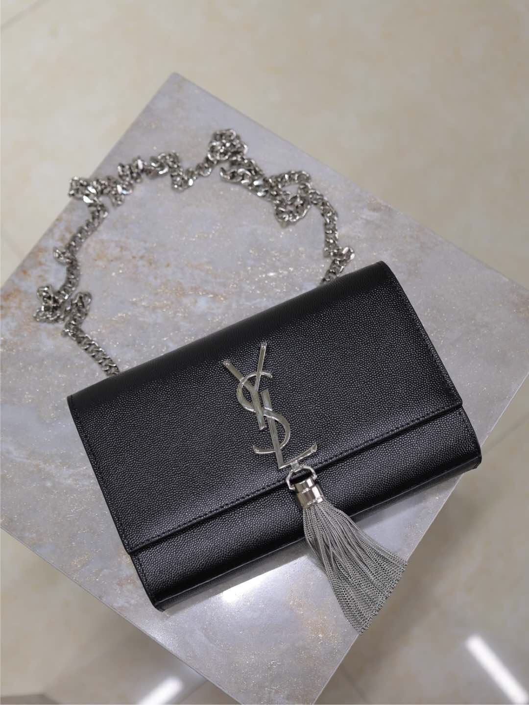 063 YSL 469390