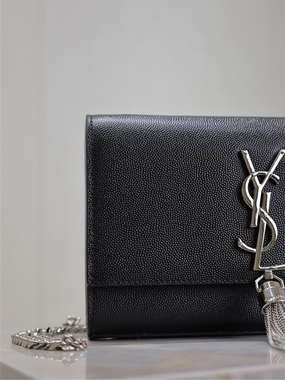 063 YSL 469390