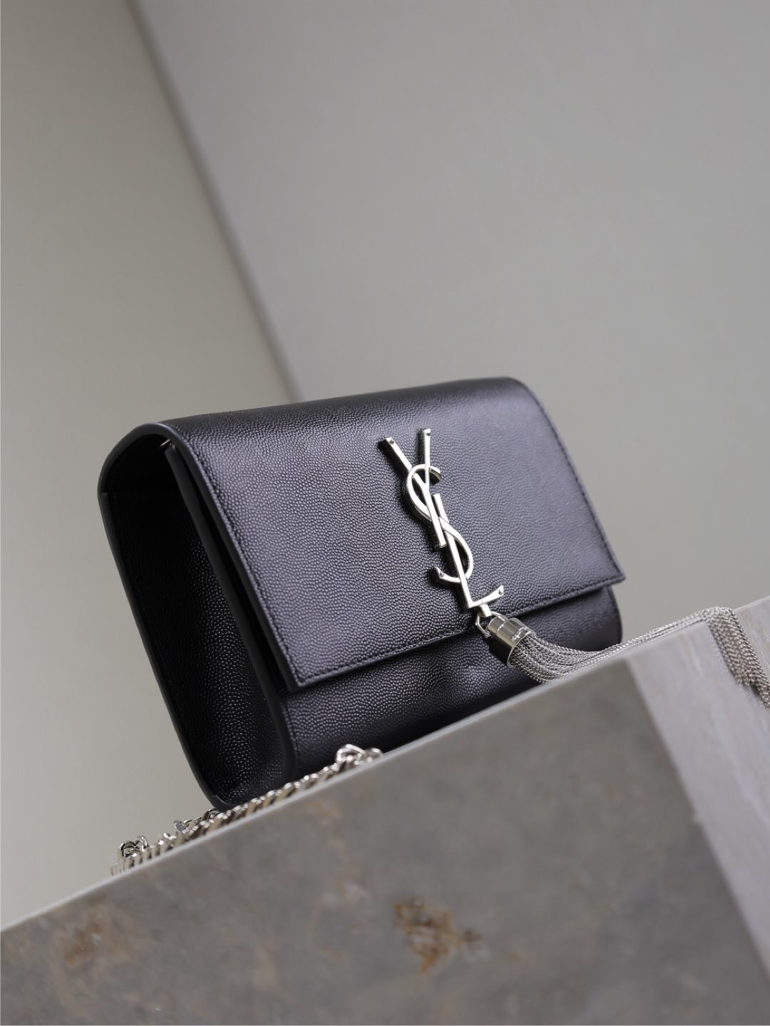 063 YSL 469390