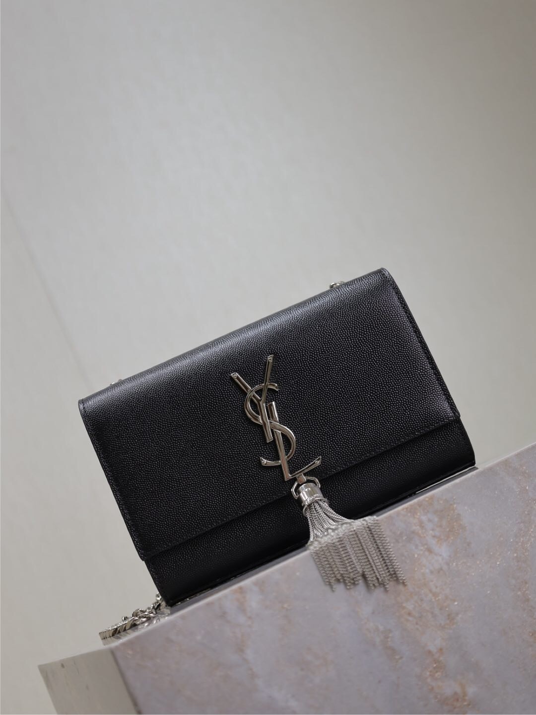 063 YSL 469390