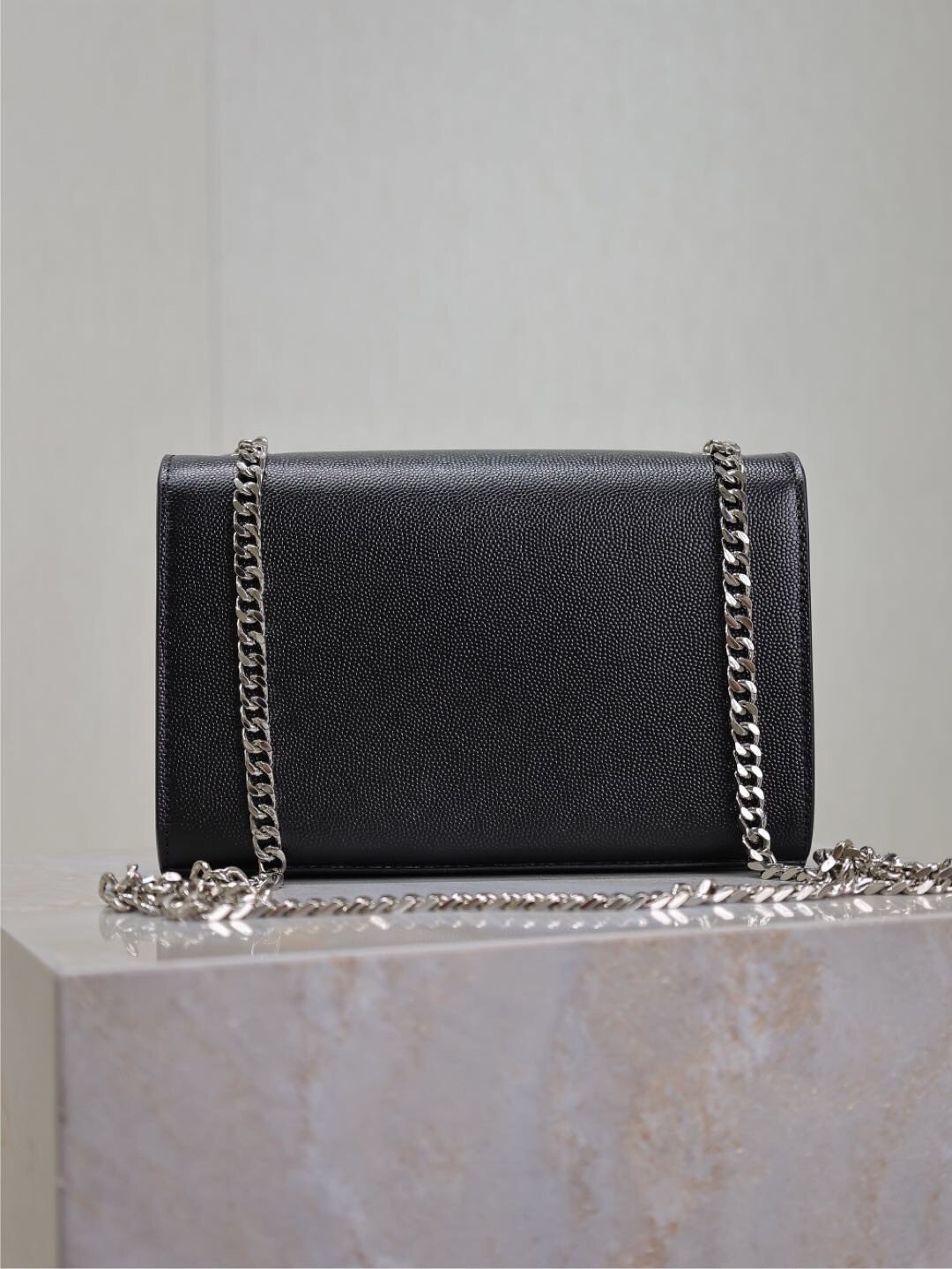 063 YSL 469390