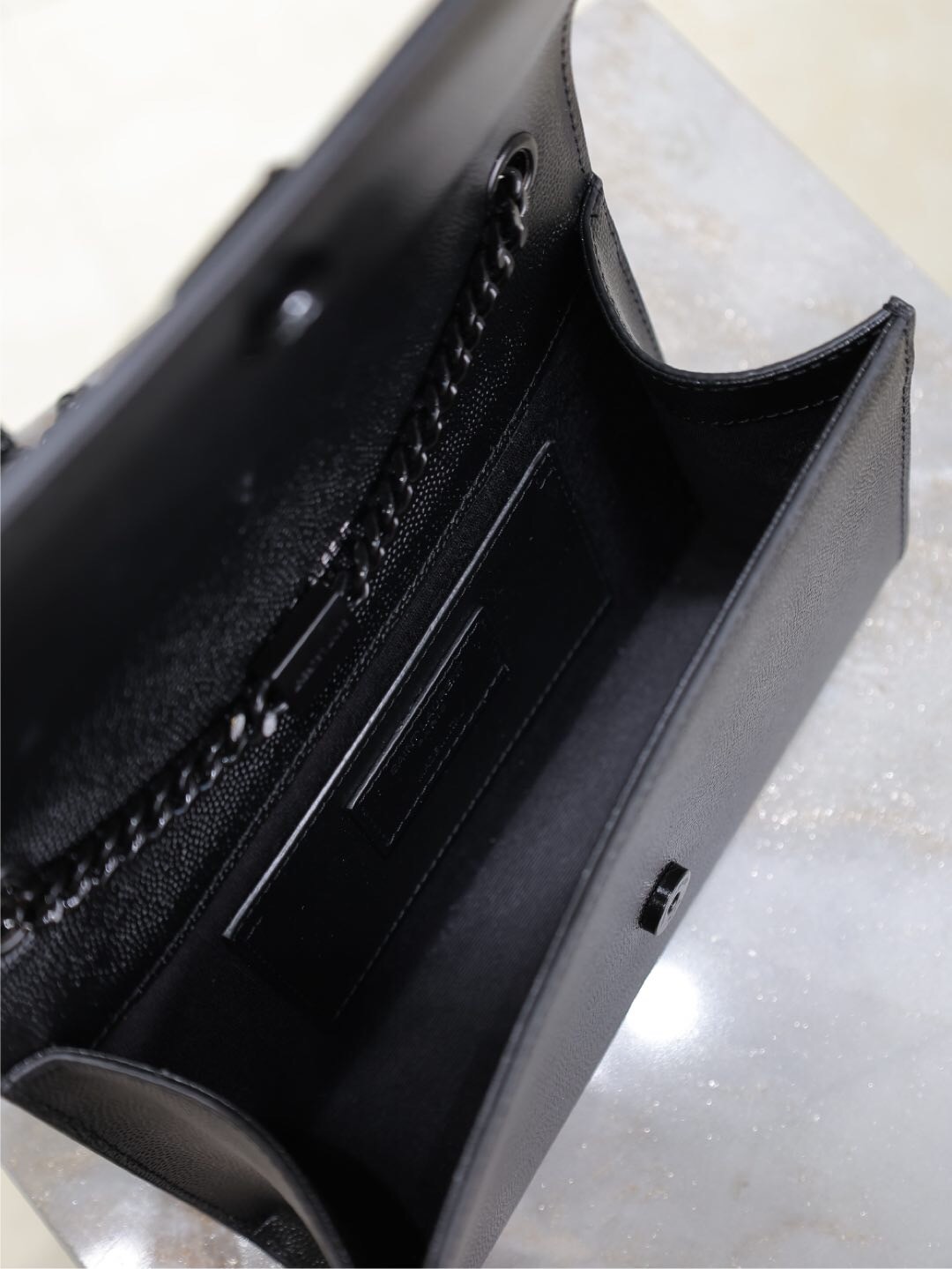 062 YSL 469390