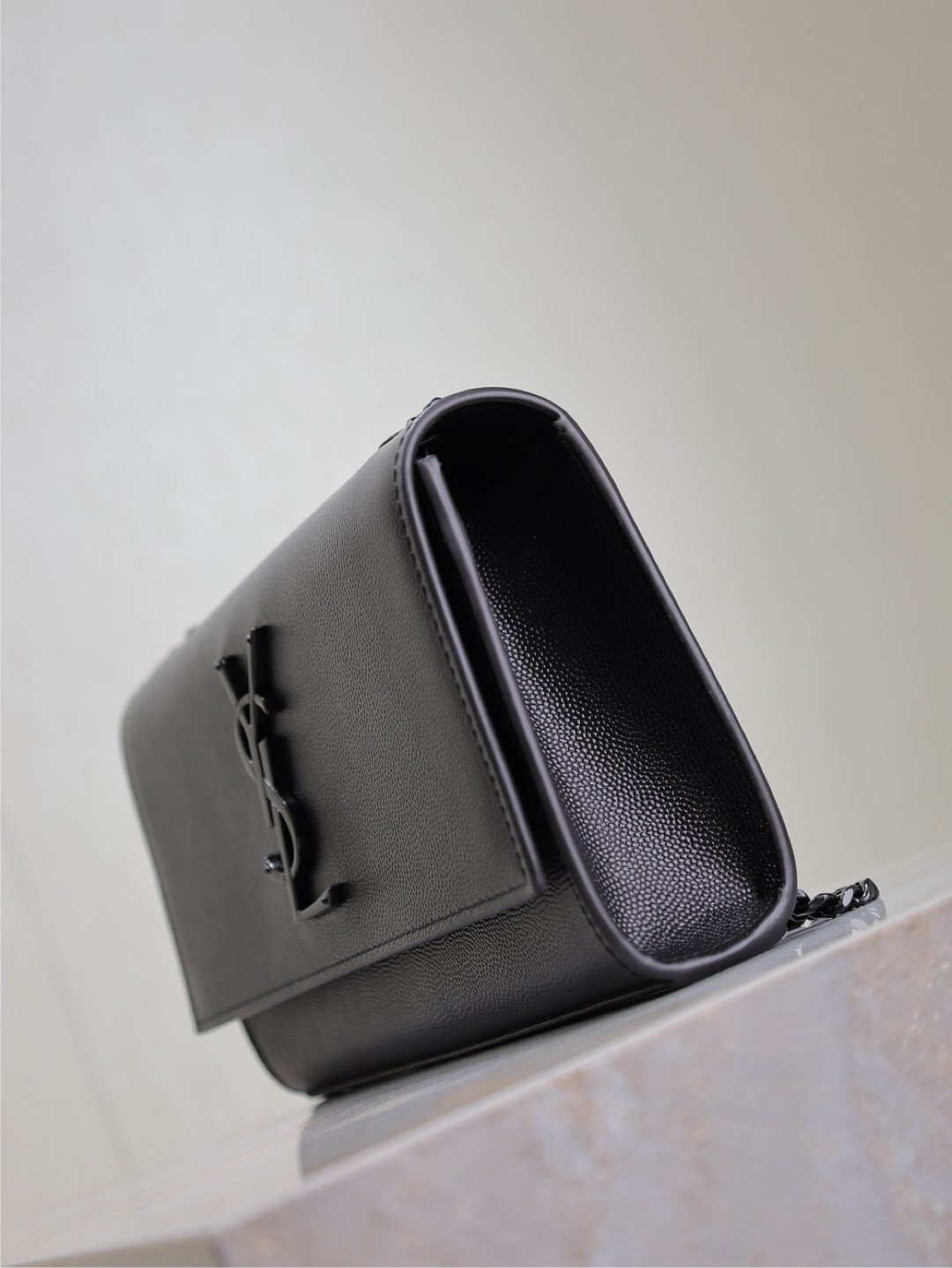 062 YSL 469390