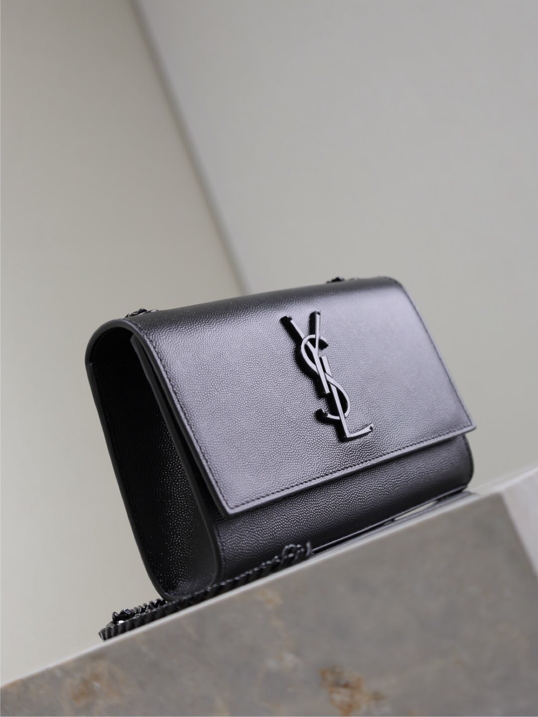 062 YSL 469390