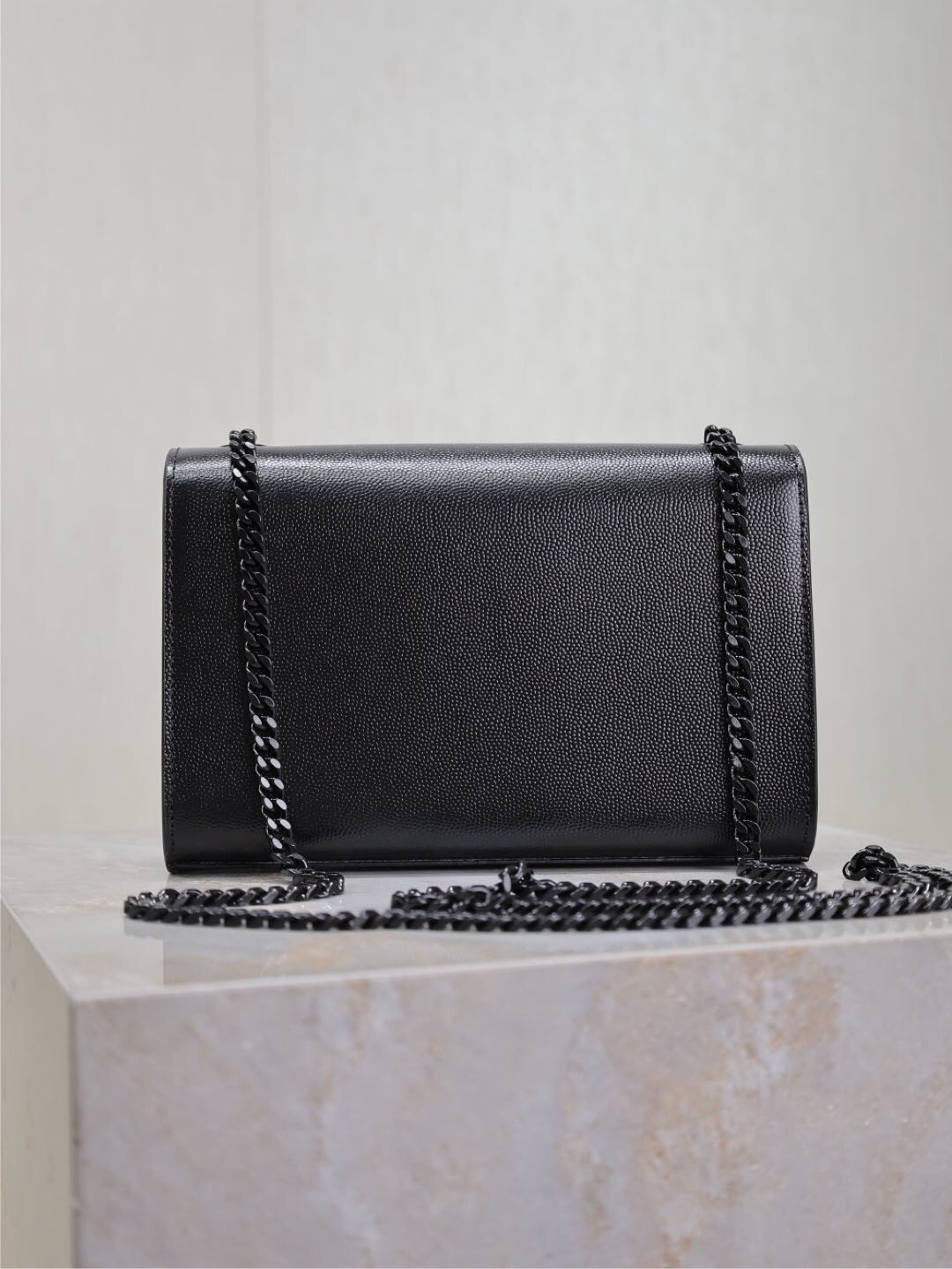 062 YSL 469390