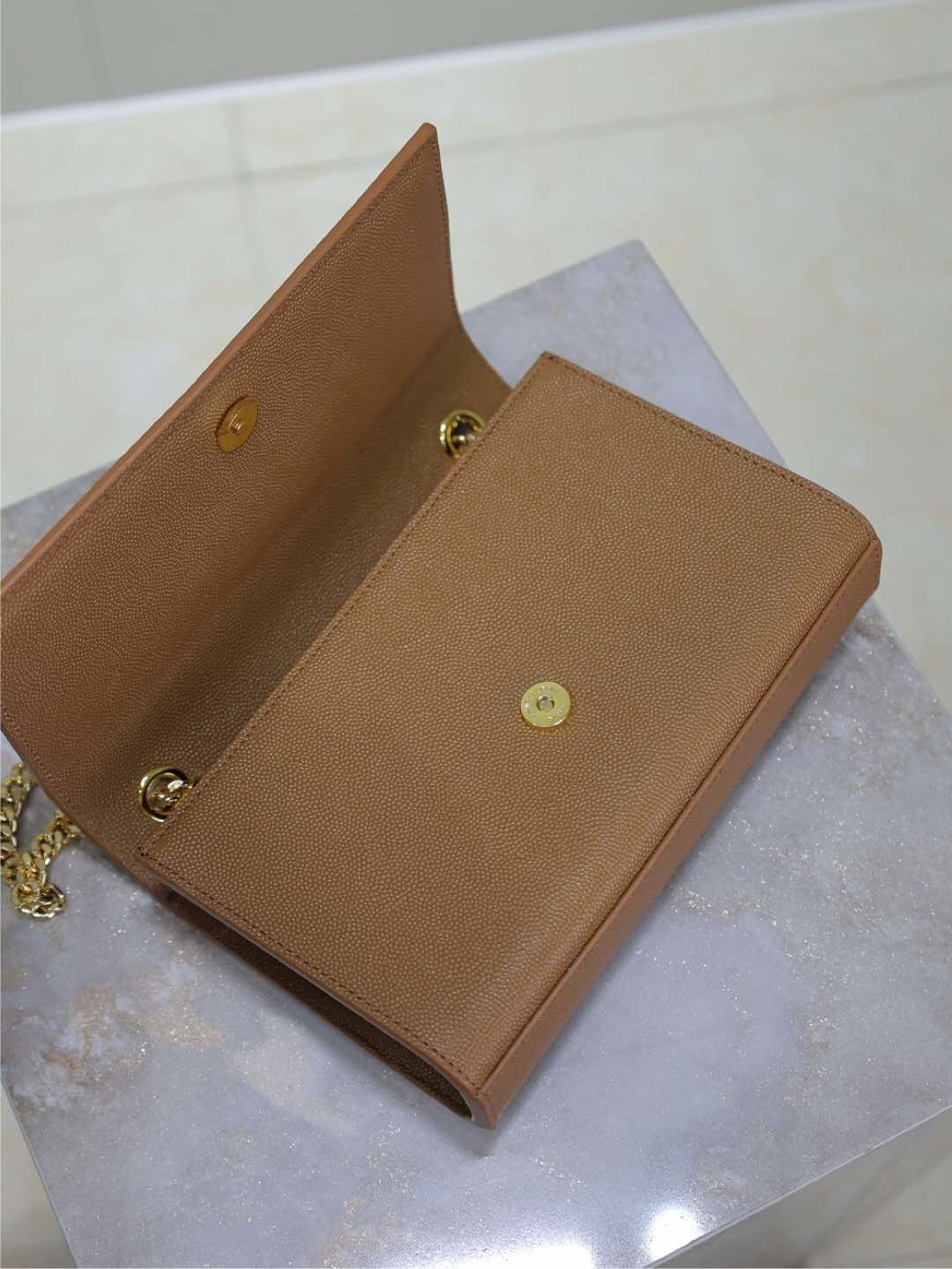 061 YSL 469390